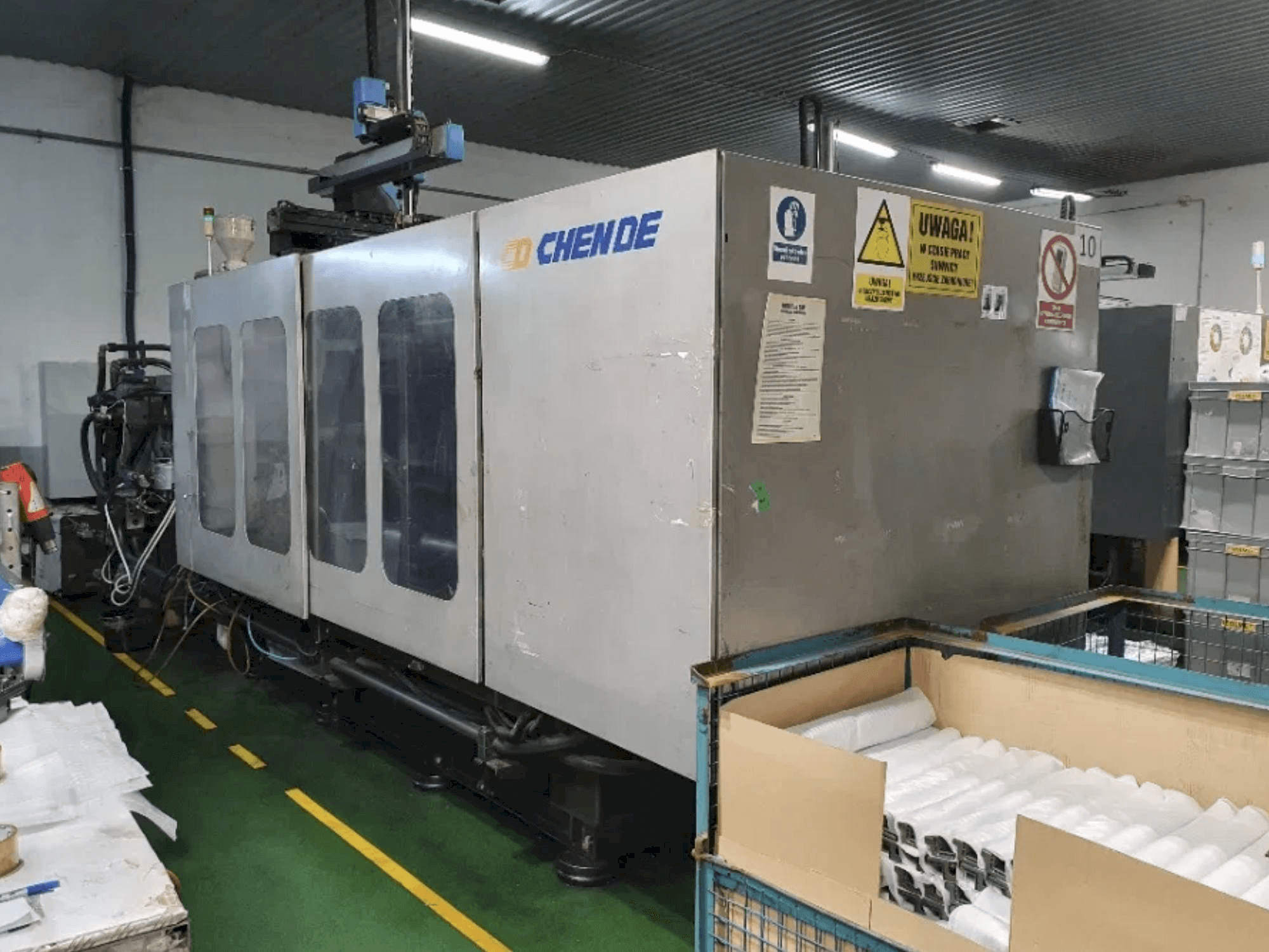 Vista frontale della macchina CHENDE CJ480M3V