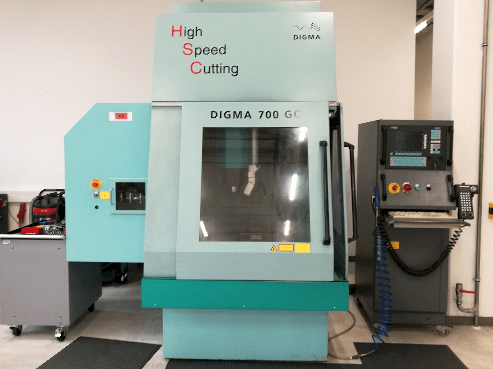 Vista frontale della macchina DIGMA 700 GC