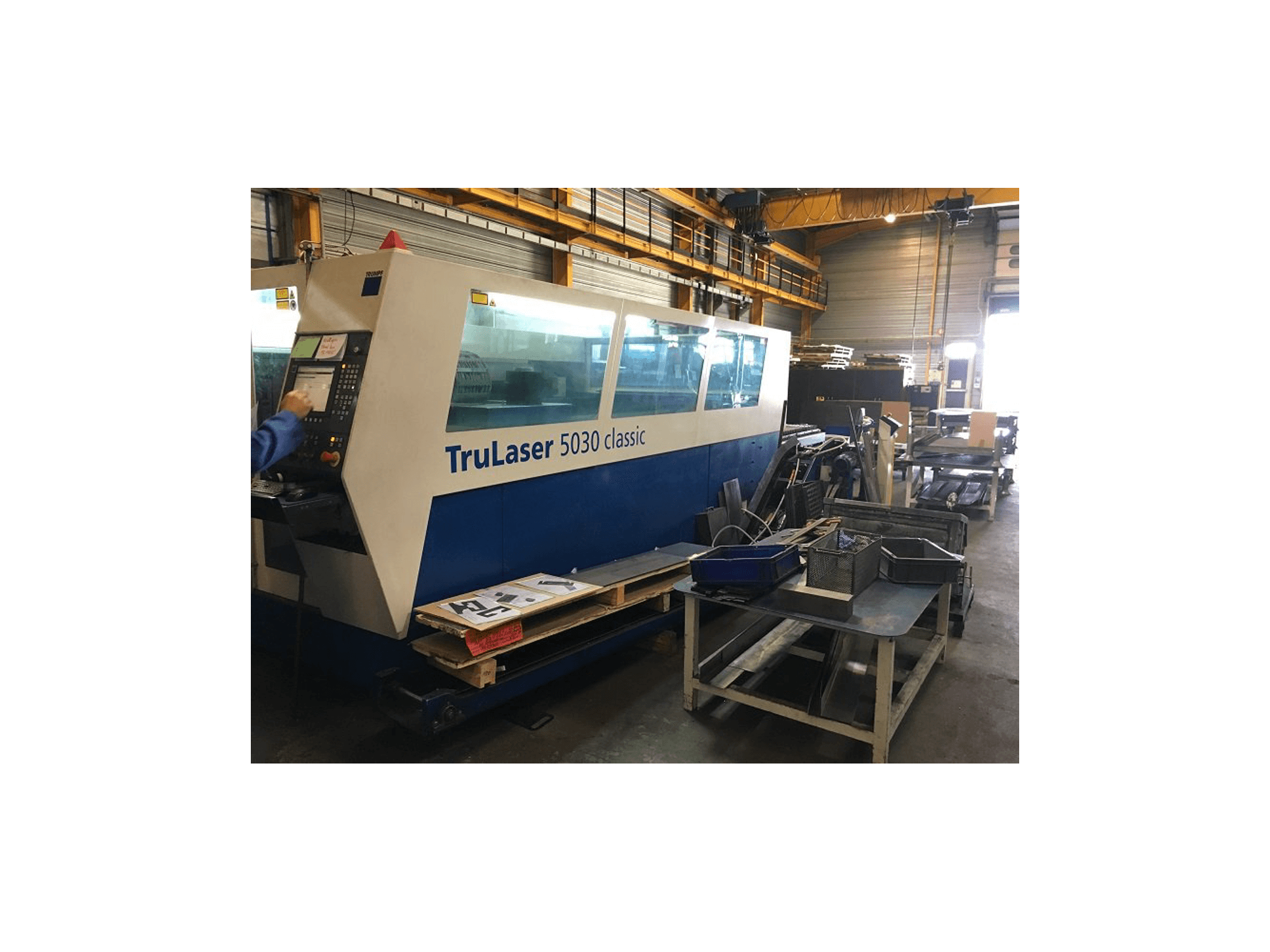 Vista lato sinistro della macchina Trumpf Trumatic L5030