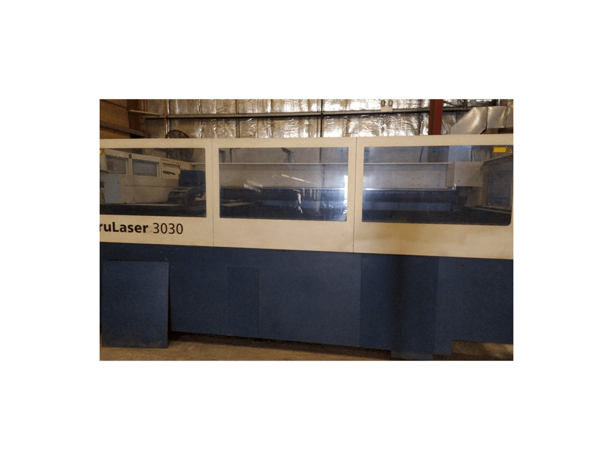 Vista frontale della macchina Trumpf TruLaser 3030