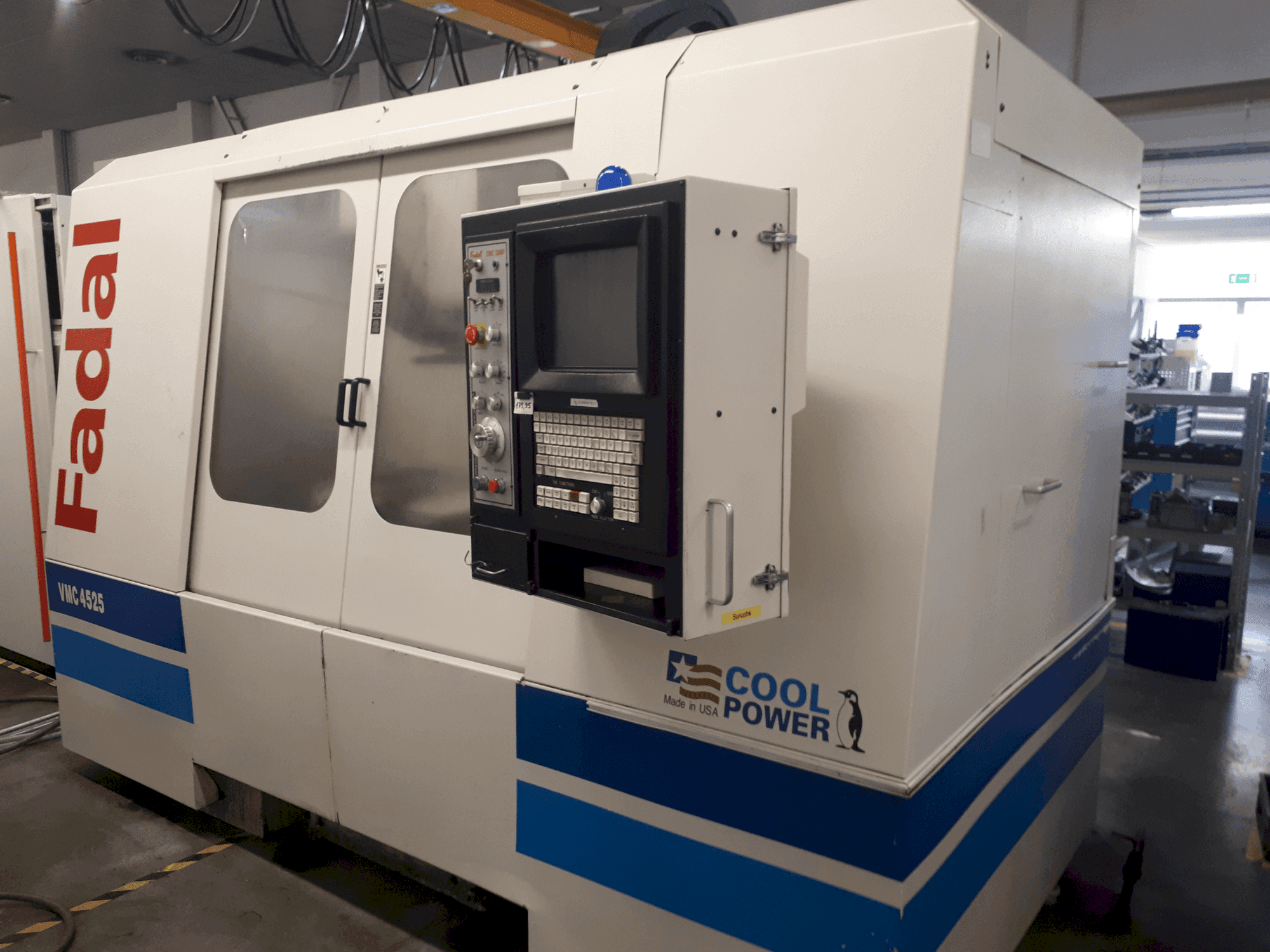 Vista frontale della macchina FADAL VMC4525