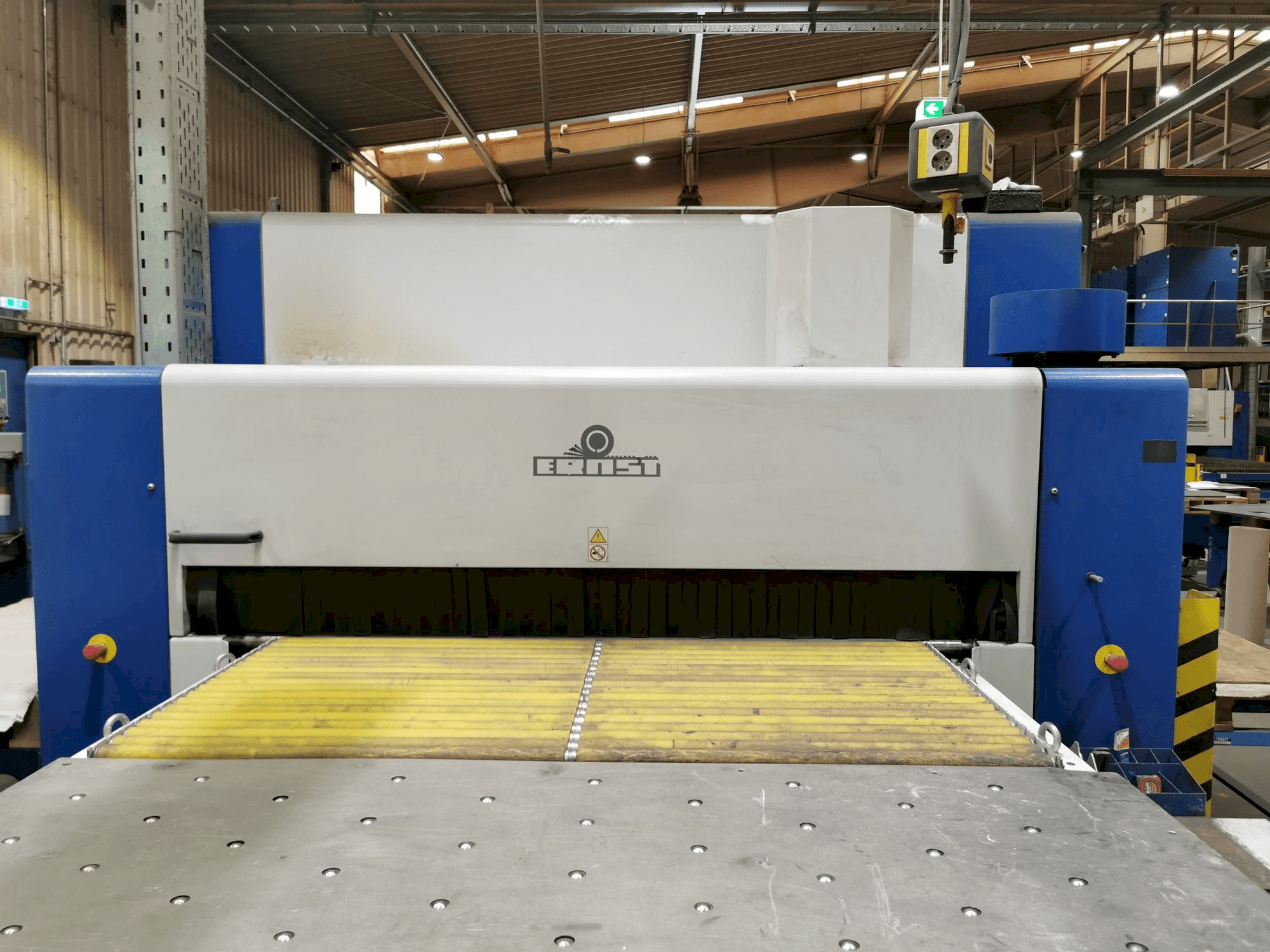 Vista frontale della macchina ERNST Neptun EBS