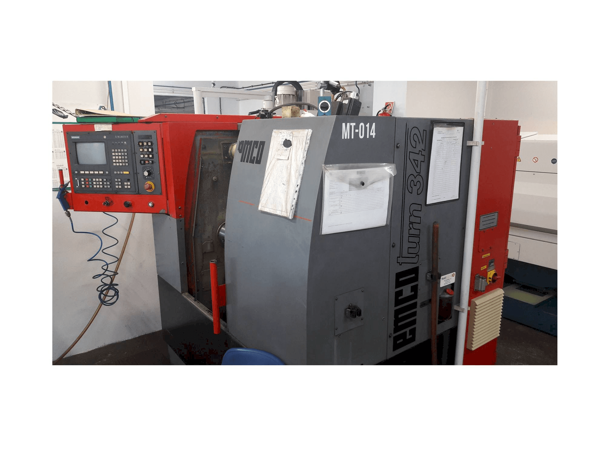 Vista frontale della macchina EMCO EMCOTURN 342