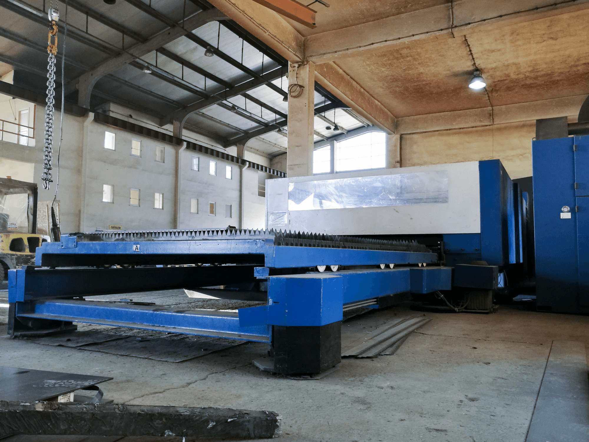 Vista posteriore della macchina Trumpf TruLaser 5040