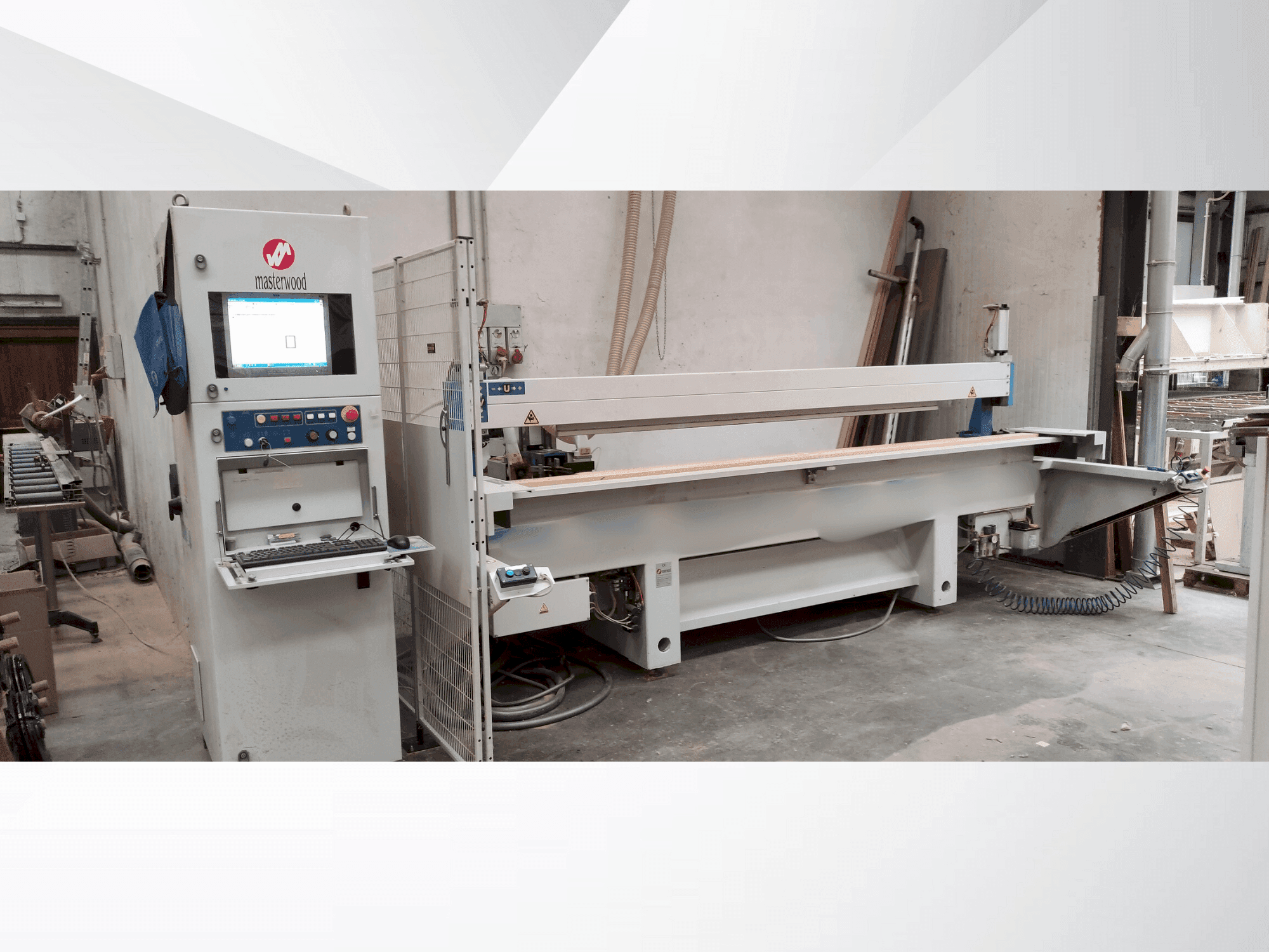 Vista frontale della macchina MASTERWOOD OM B1 CN3KF