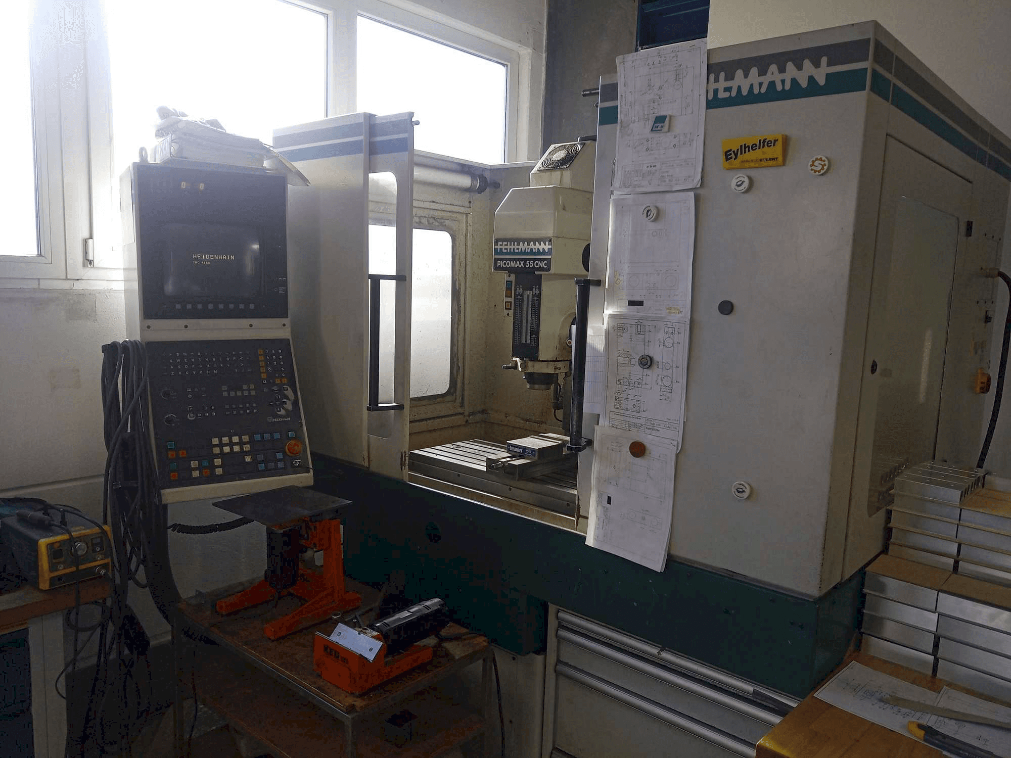 Vista frontale della macchina FEHLMANN Picomax 55 CNC
