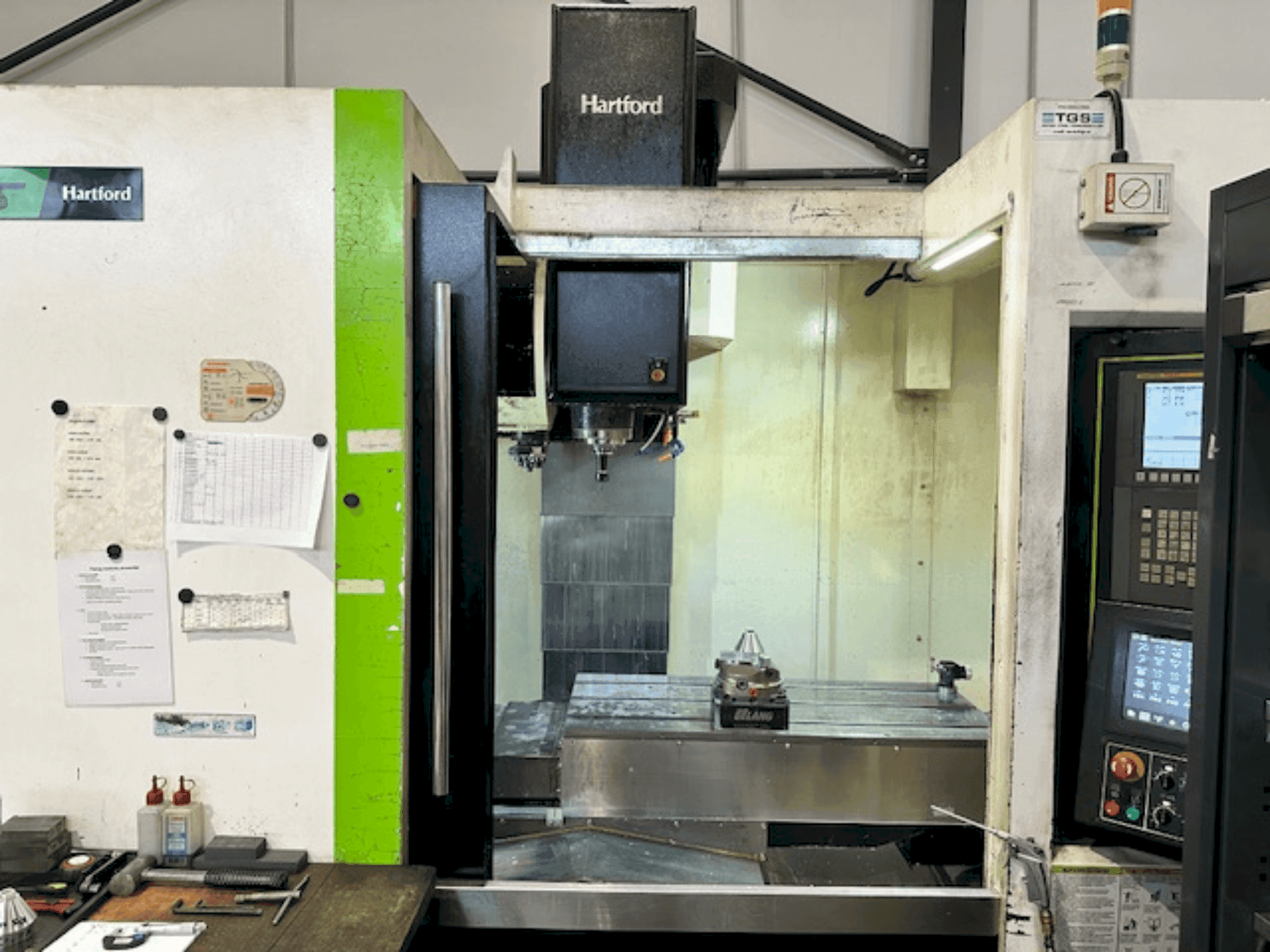 Vista frontale della macchina HARTFORD LG-1000