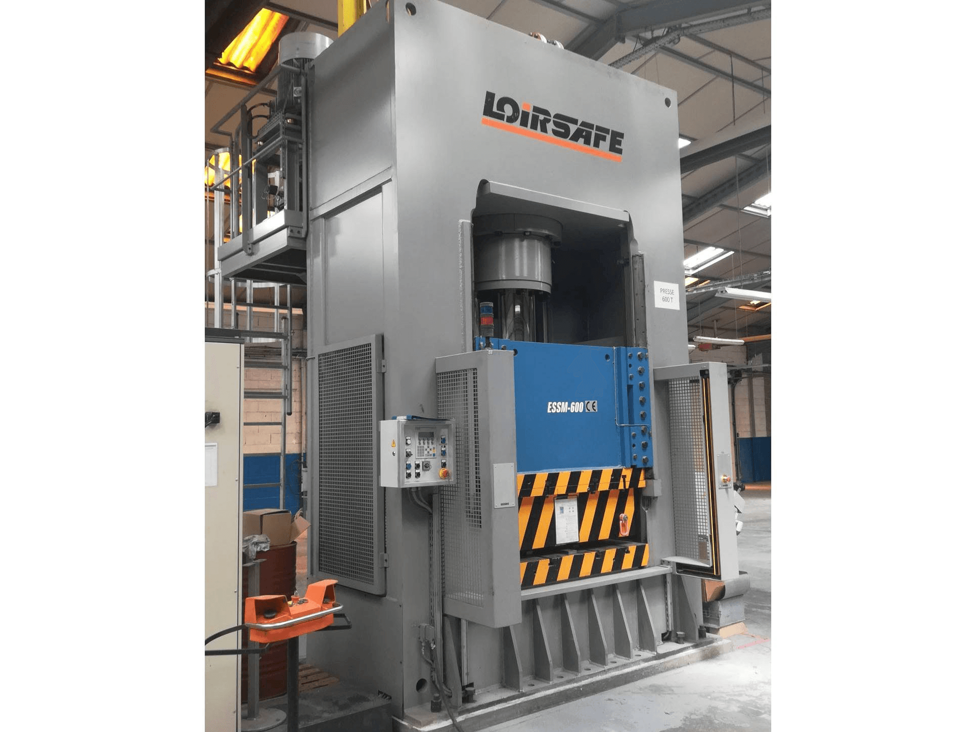 Vista frontale della macchina LOIRSAFE ESSM -600/15-13,5/12-8