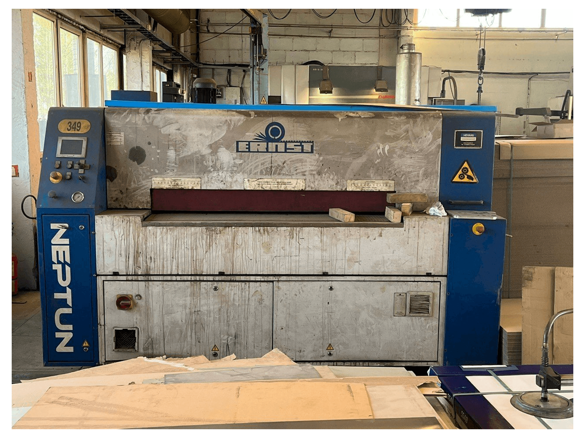 Vista frontale della macchina ERNST Neptun E/B