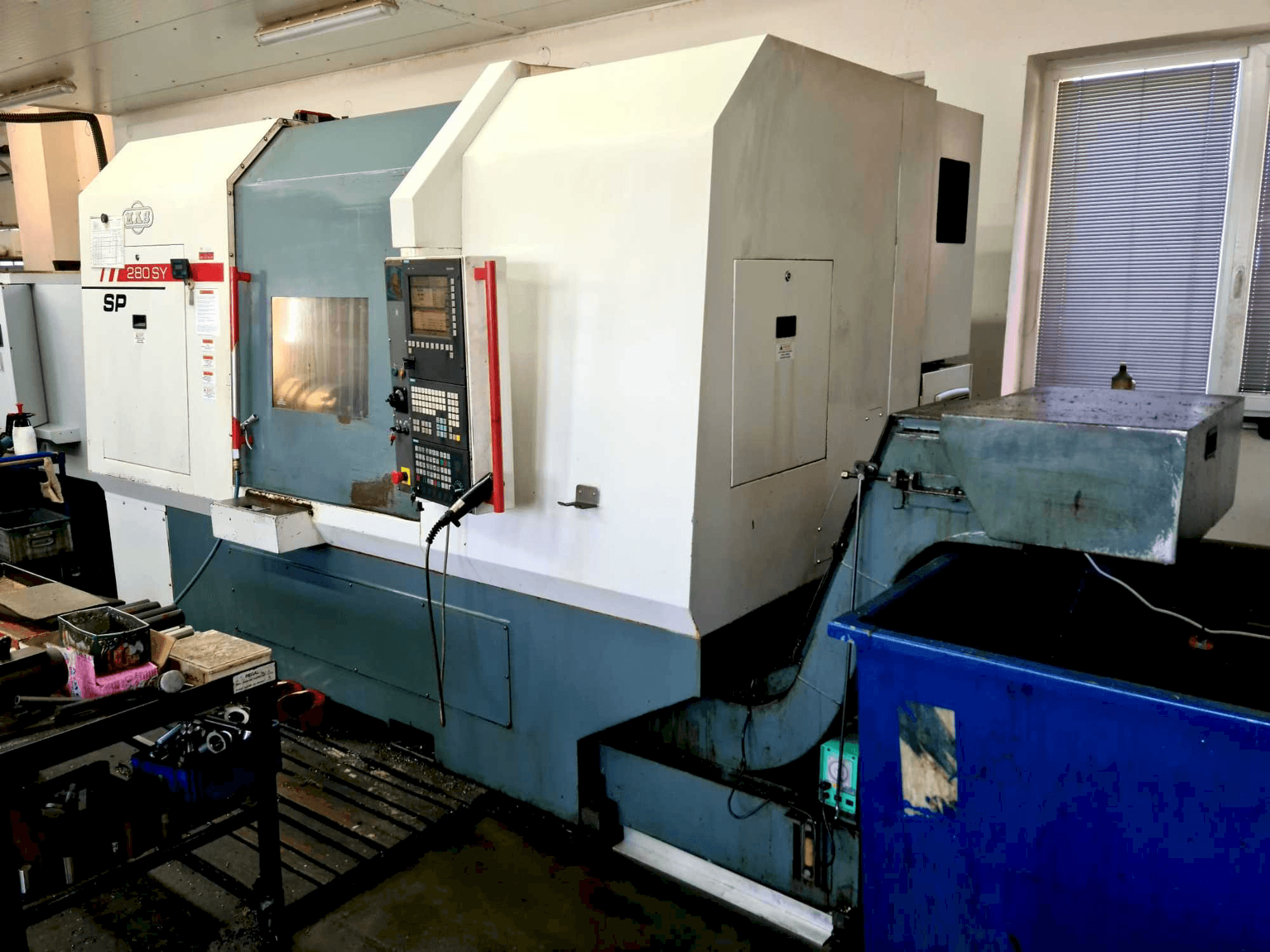 Vista frontale della macchina KOVOSVIT MAS SP 280 SY