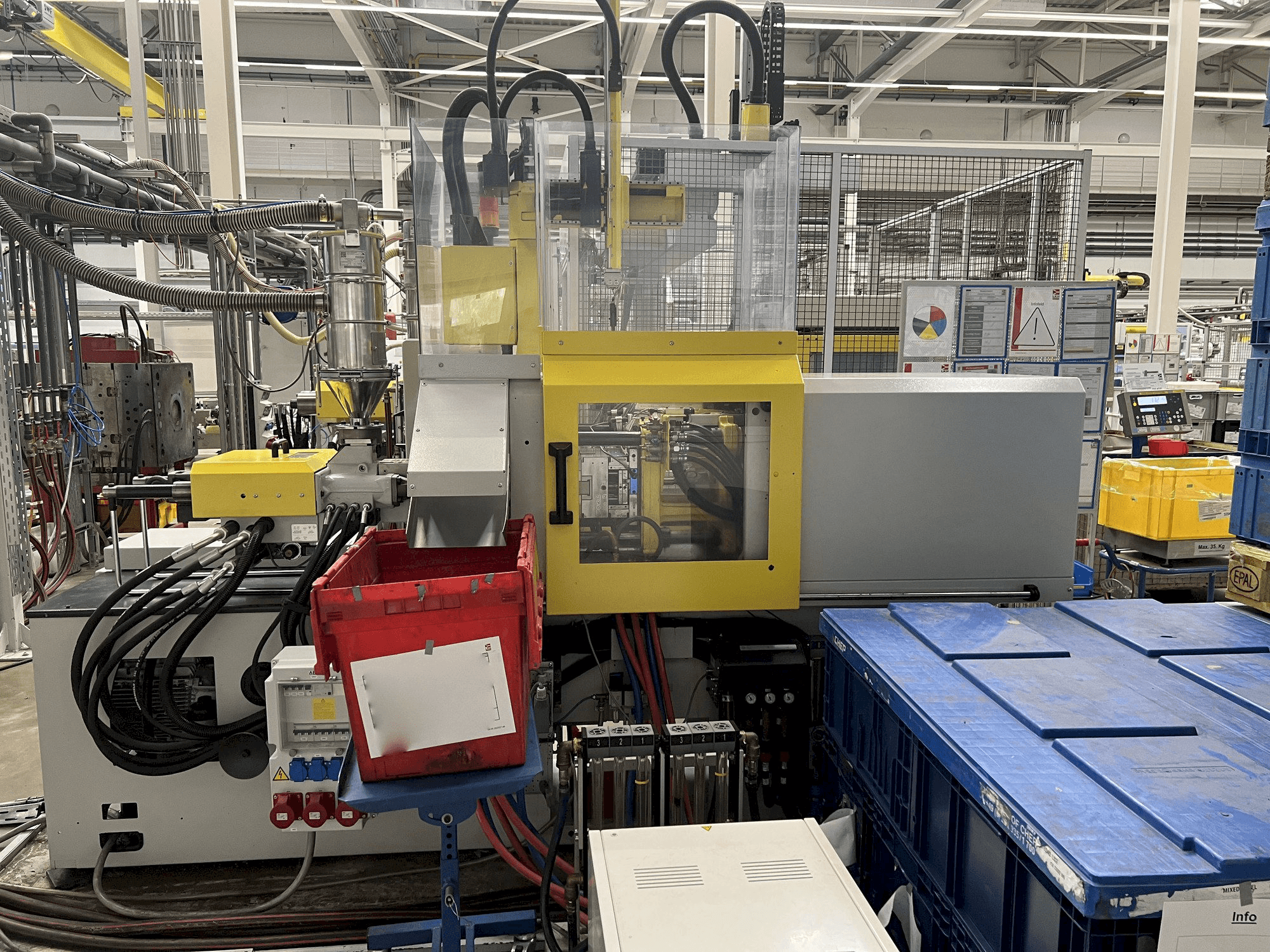 Vista frontale della macchina Arburg 270S 350 - 70