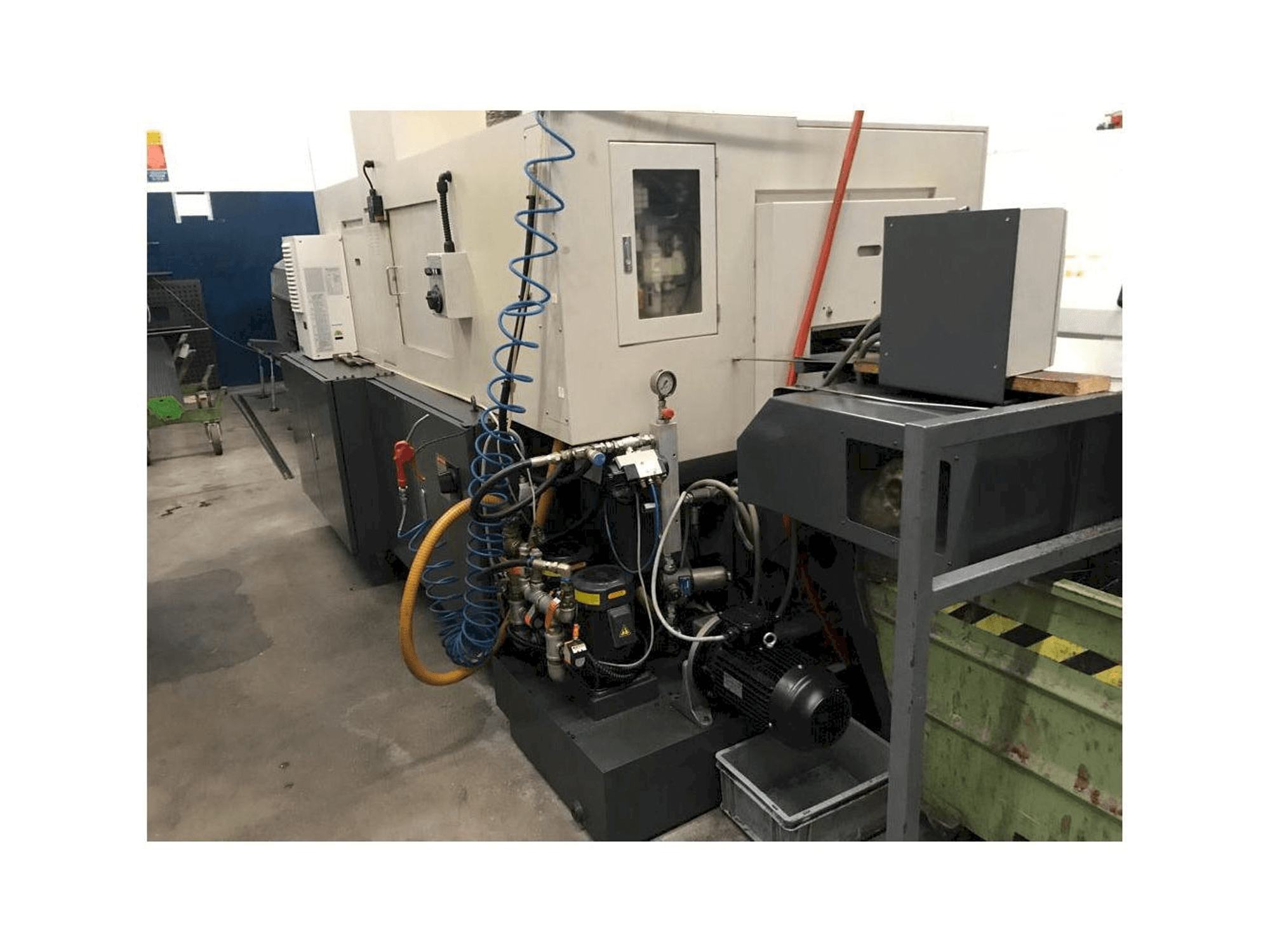 Vista frontale della macchina Nexturn NST 38