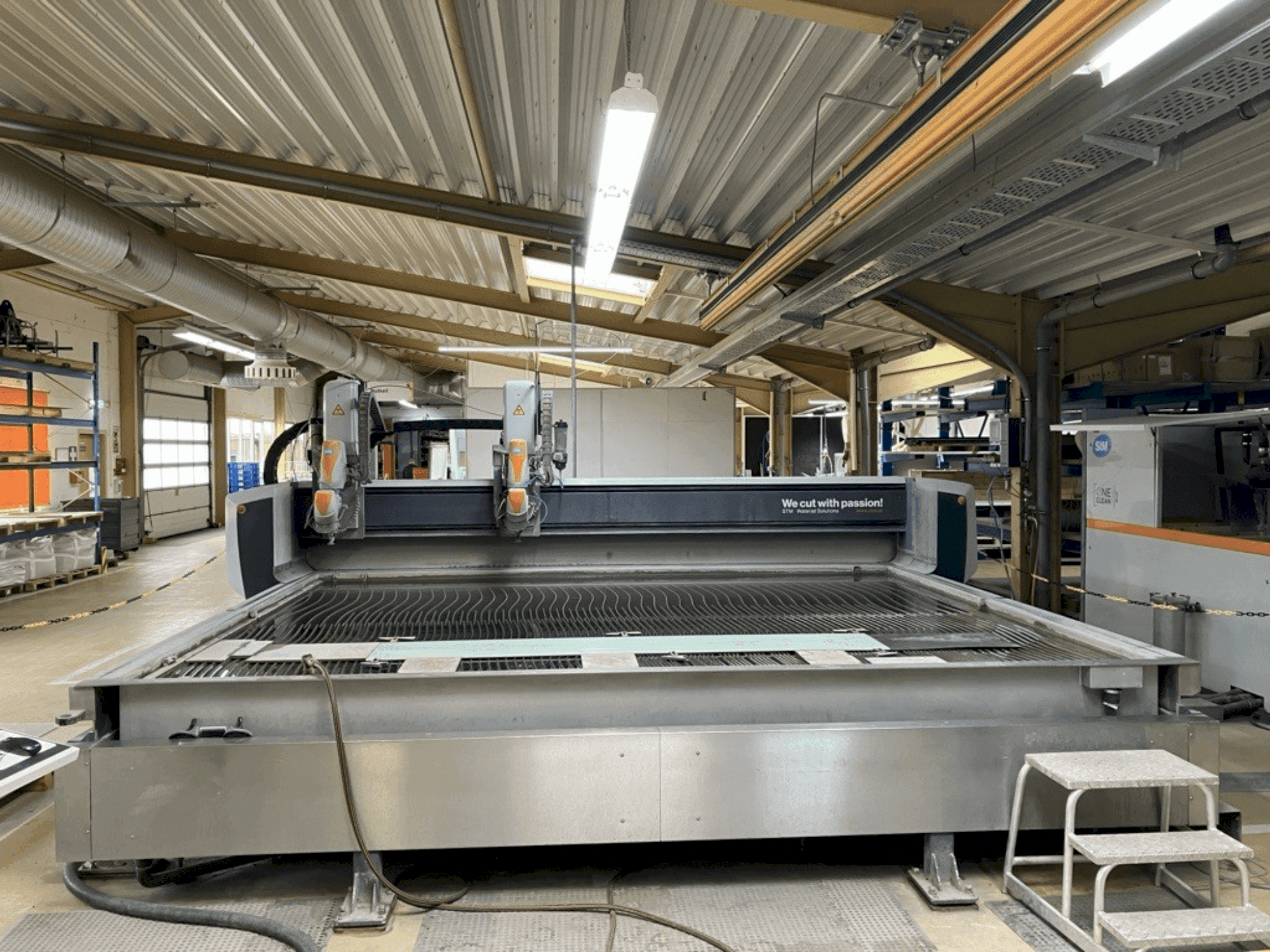 Vista frontale della macchina STM WS3040