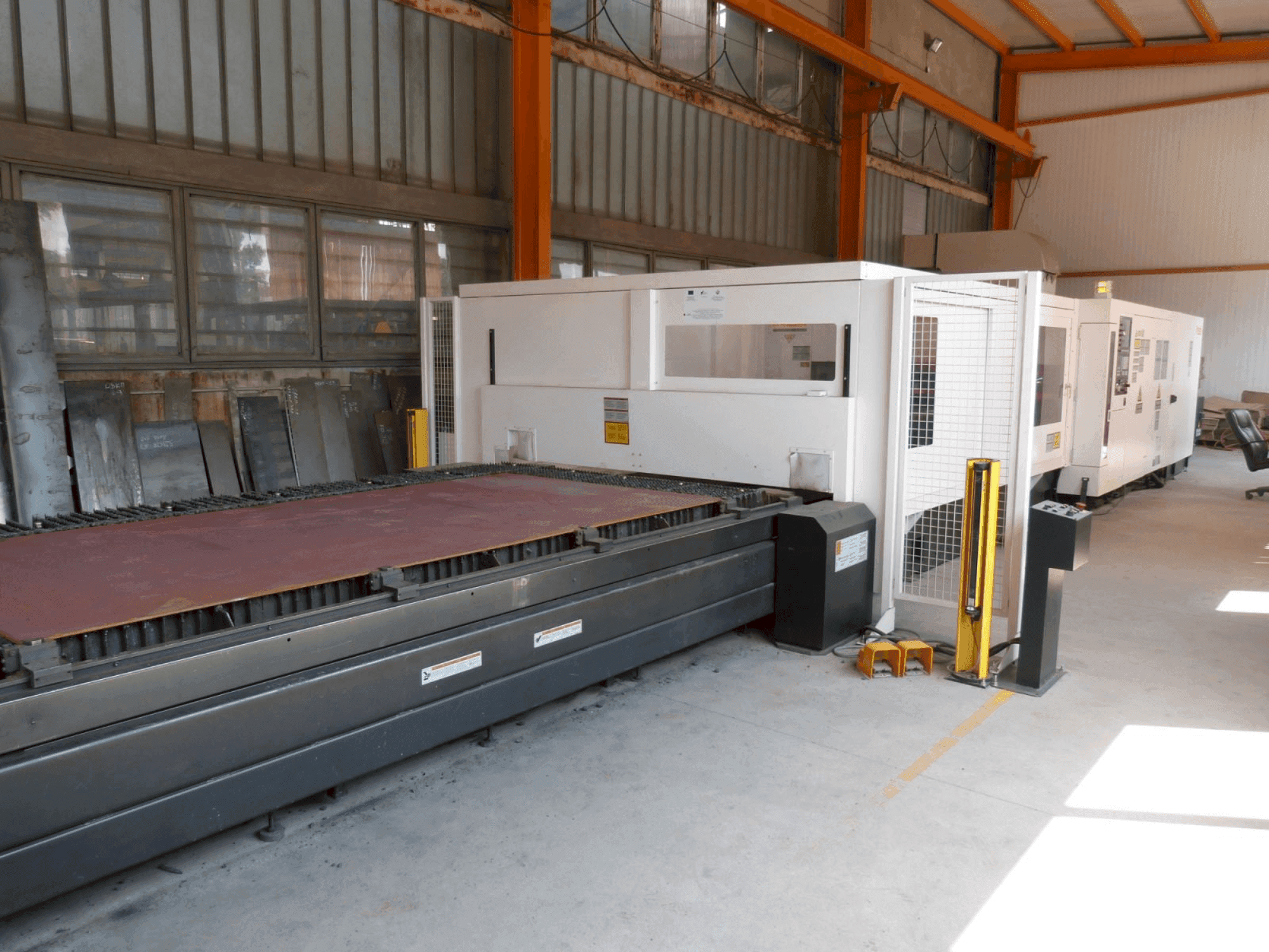 Vista frontale della macchina Mazak SUPER TURBO-X 612 MK III G