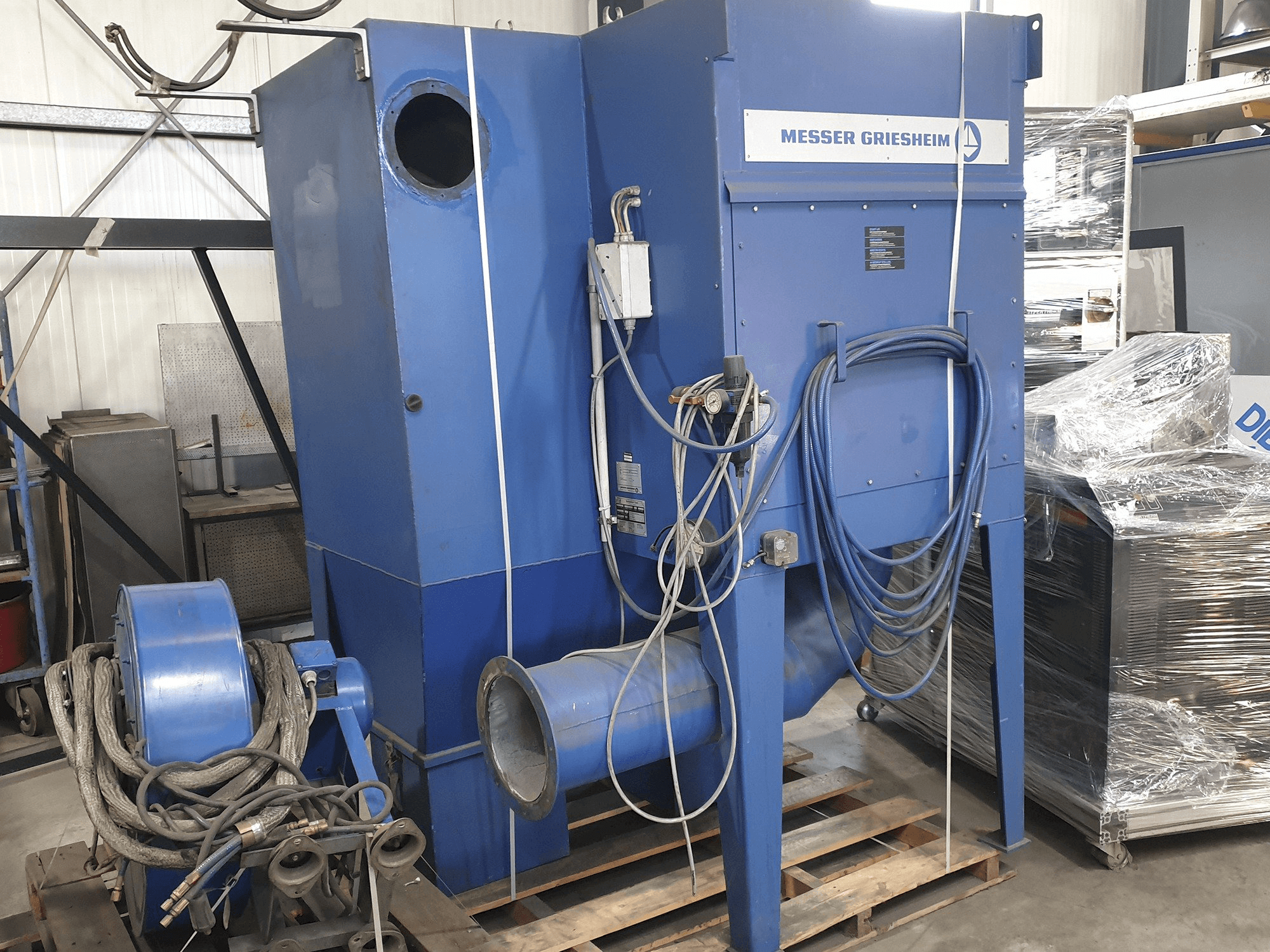 Vista frontale della macchina Messer Griesheim CORTA PS 3100