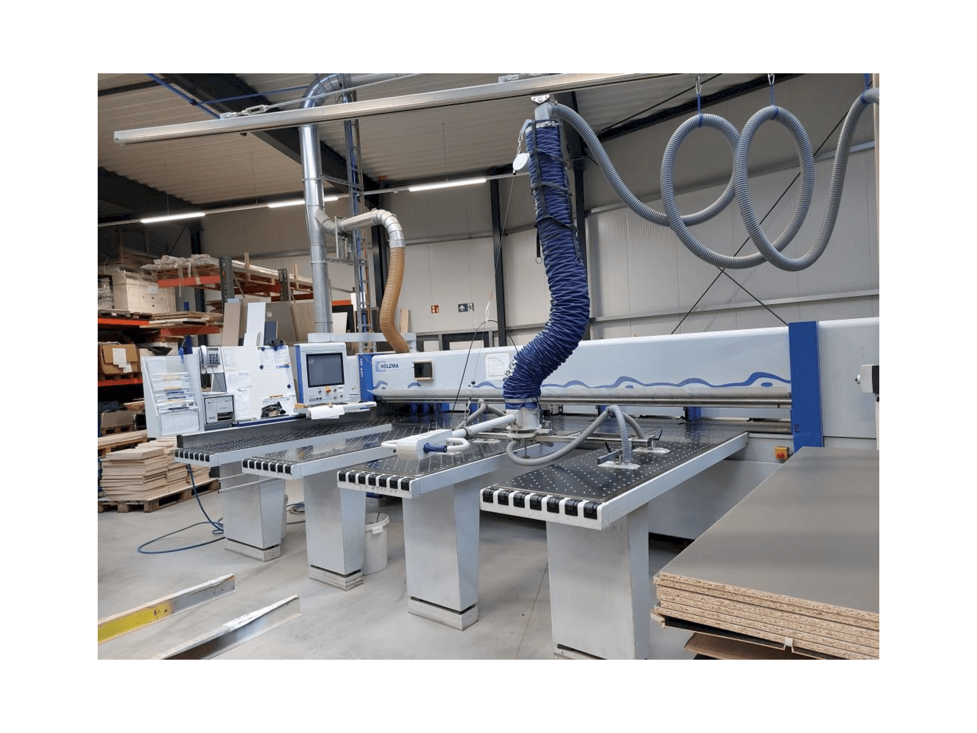 Vista frontale della macchina HOLZMA HPP 380