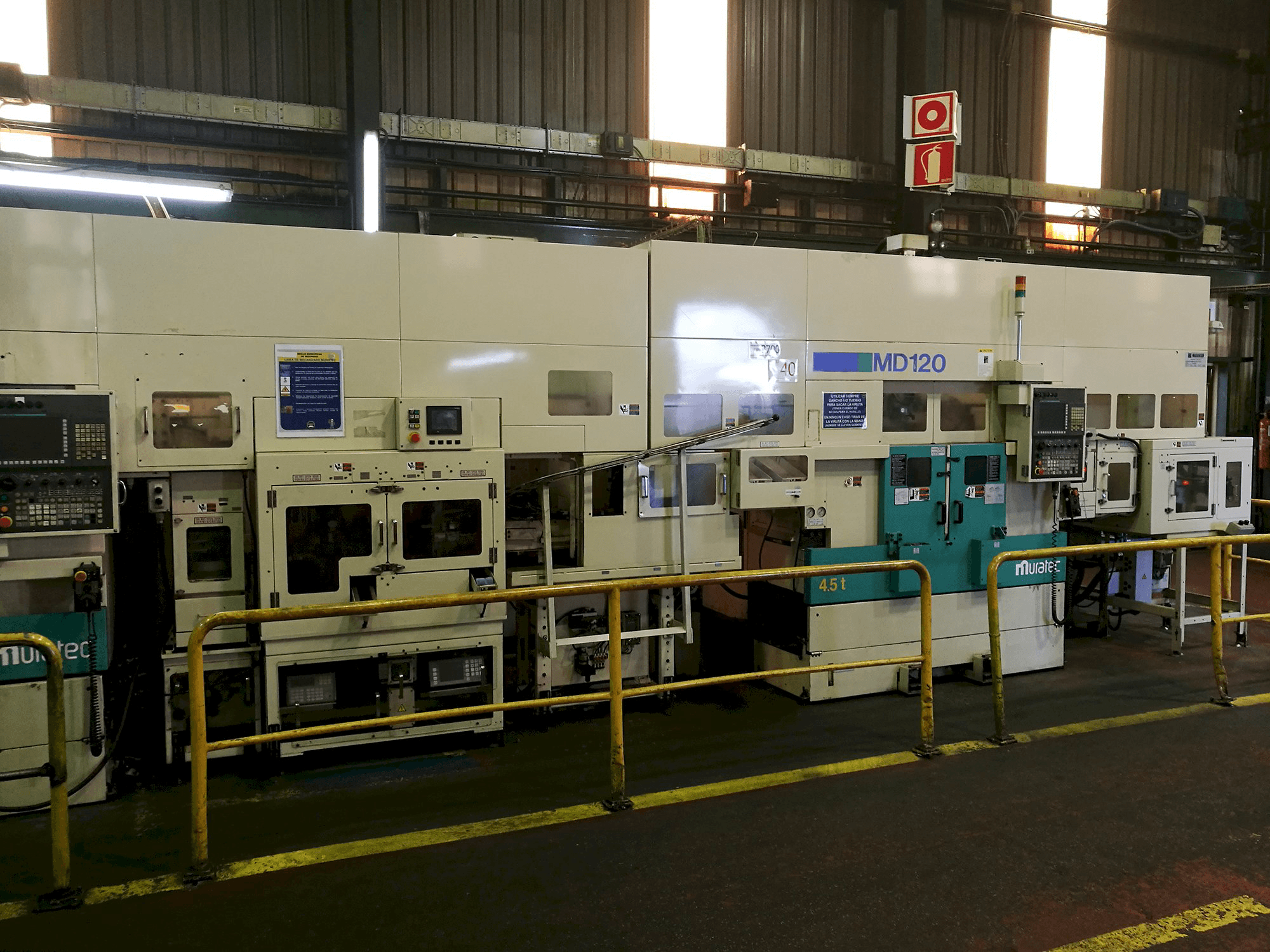 Vista frontale della macchina MURATA Muratec MD 120