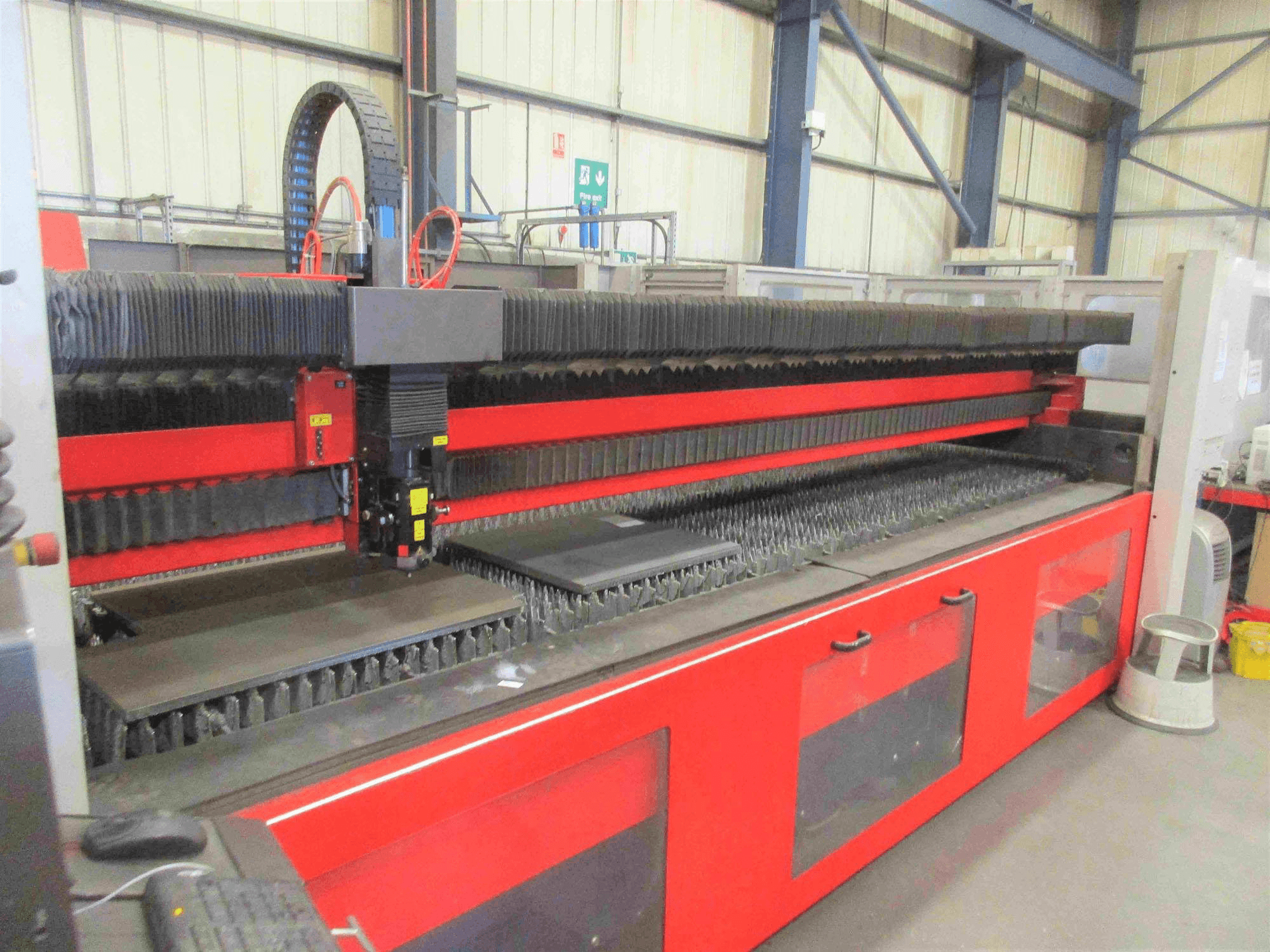 Vista frontale della macchina Bystronic Bystar L 4025-65