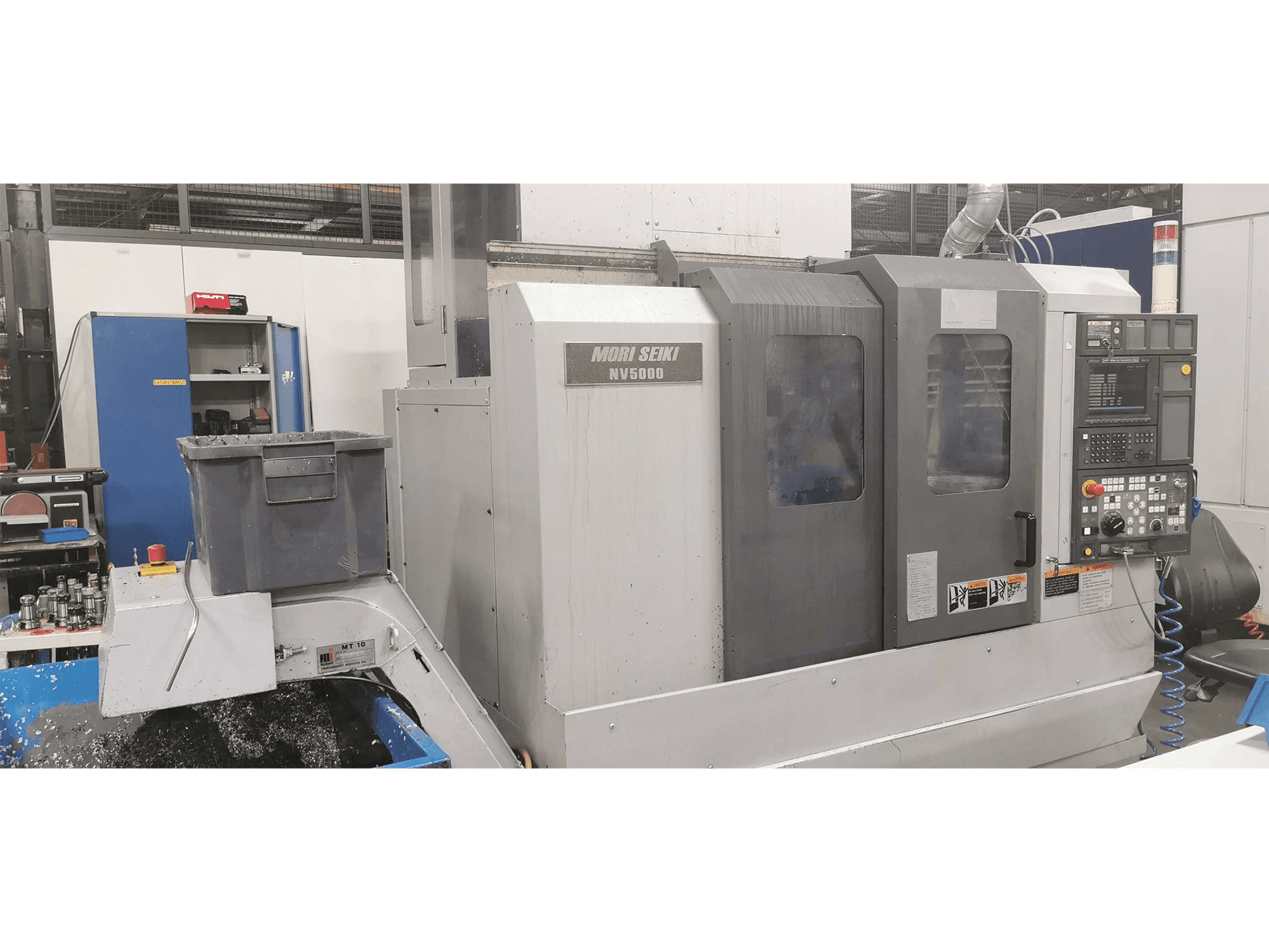 Vista frontale della macchina MORI SEIKI NV 5000