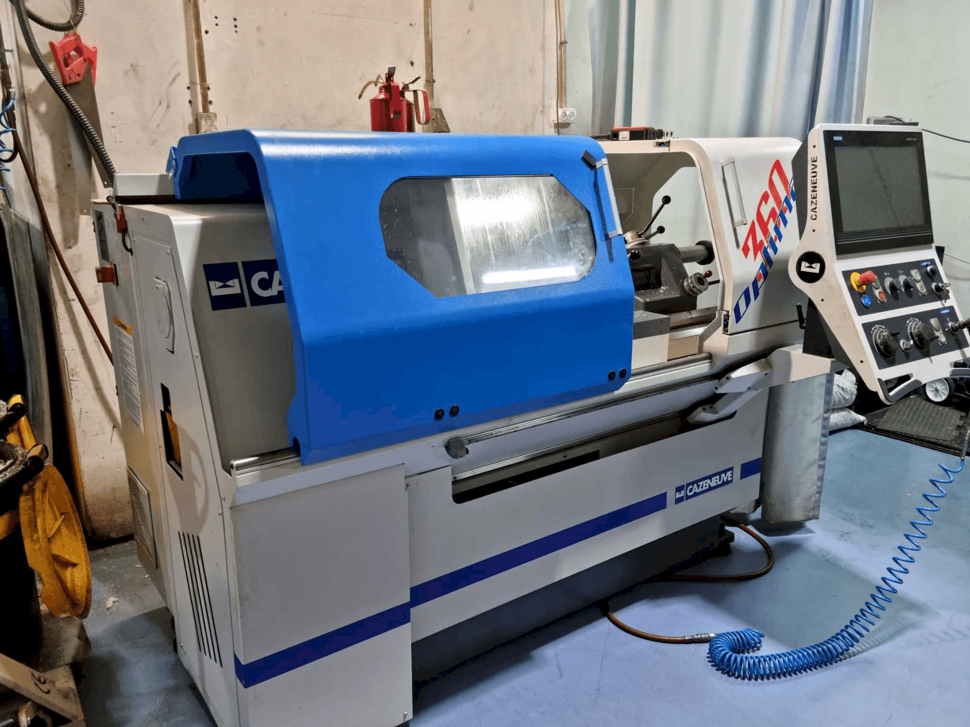 Vista frontale della macchina CAZENEUVE Optimax 360