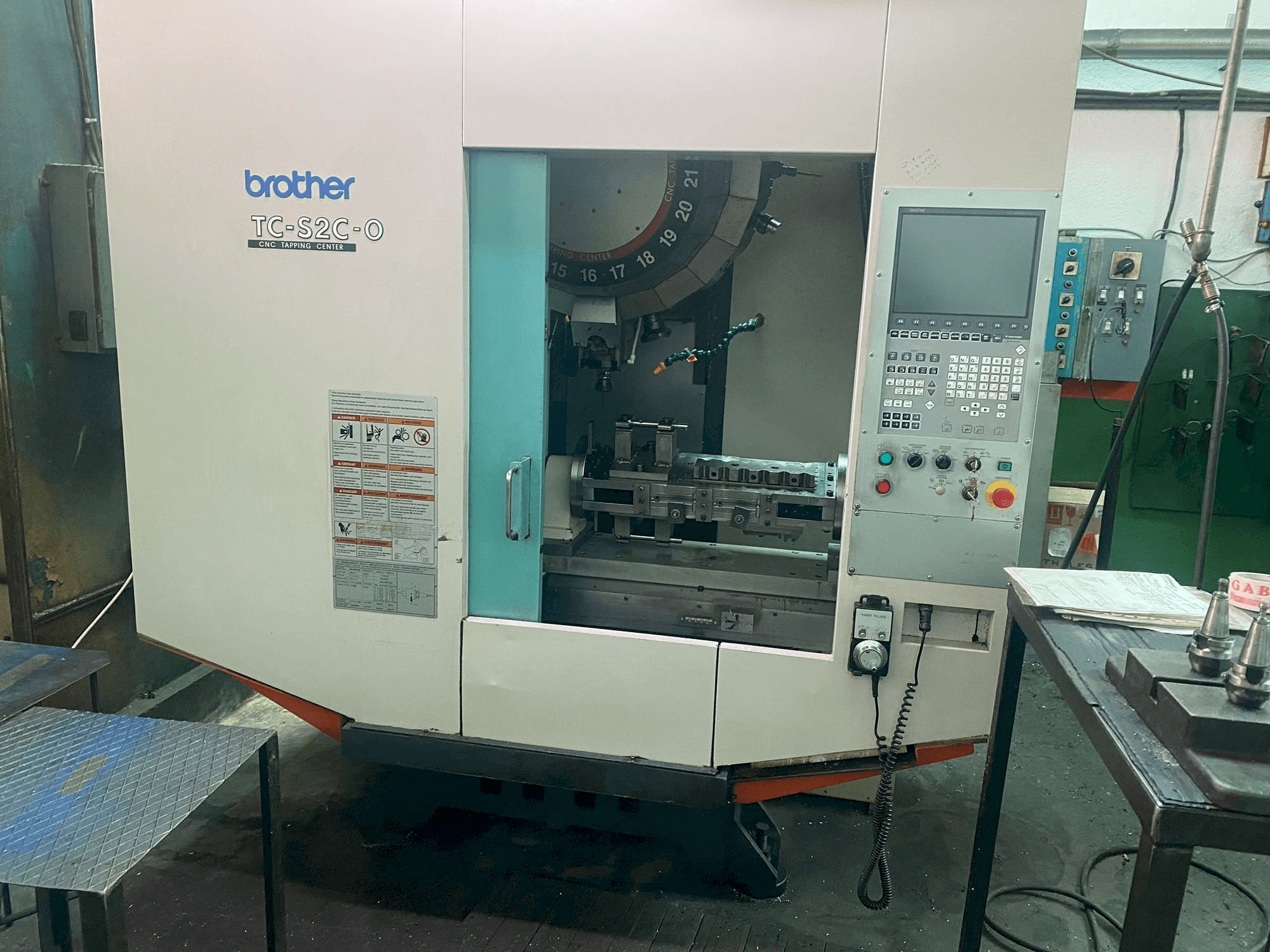 Vista frontale della macchina Brother TC-S2C-0