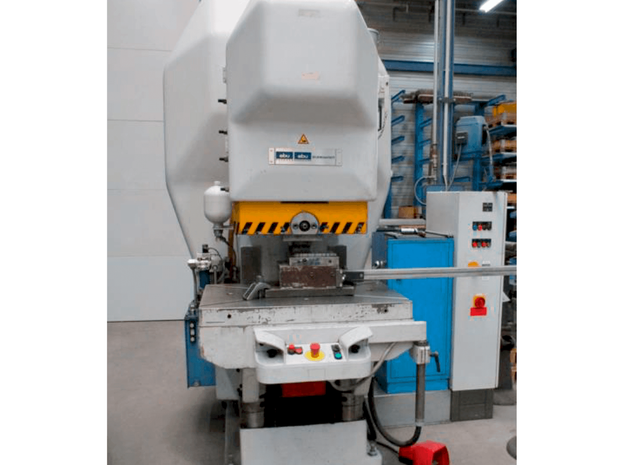 Vista frontale della macchina Ebu H 80 RiV