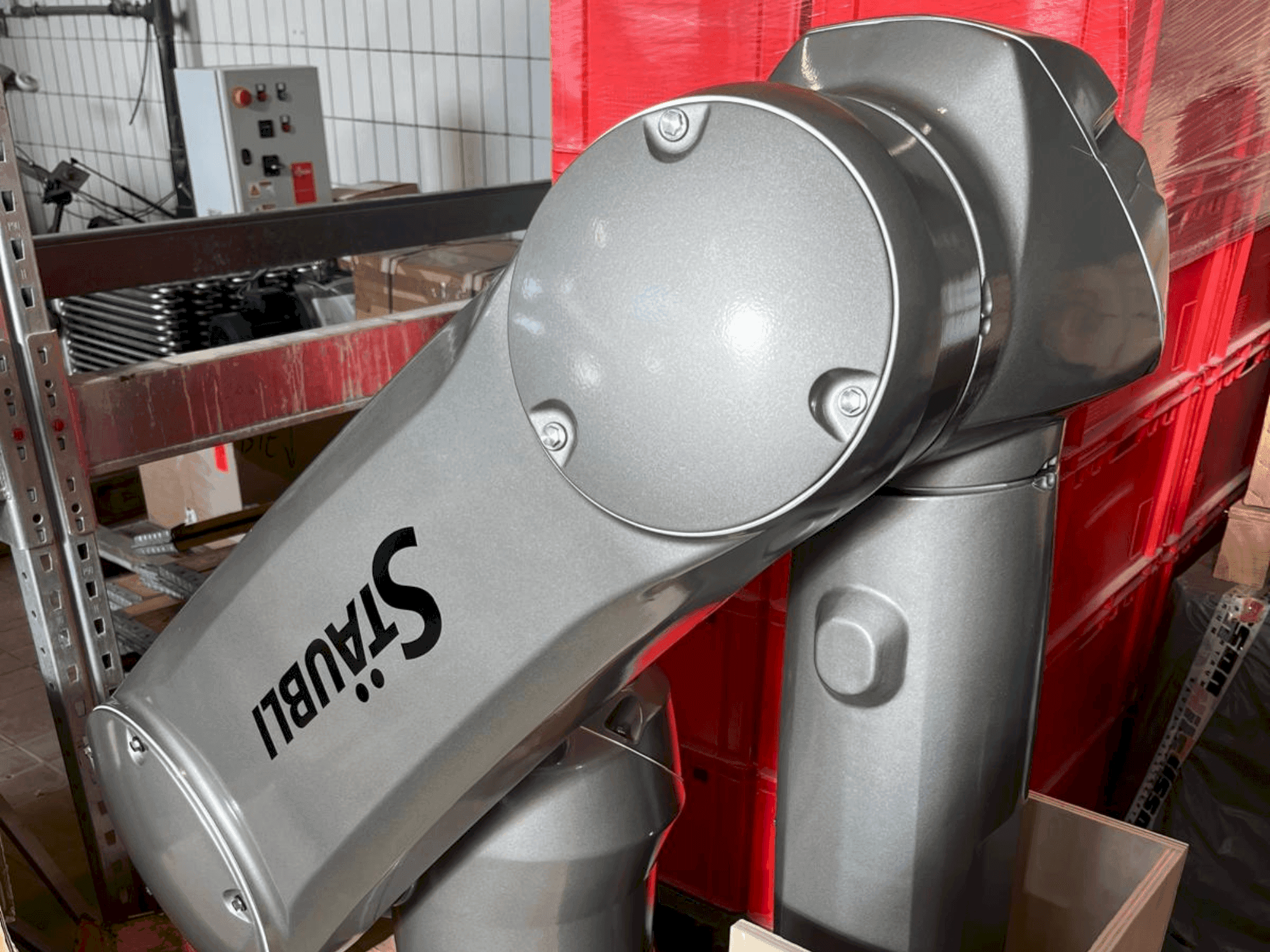 Vista frontale della macchina STAUBLI TX2-160 LHE