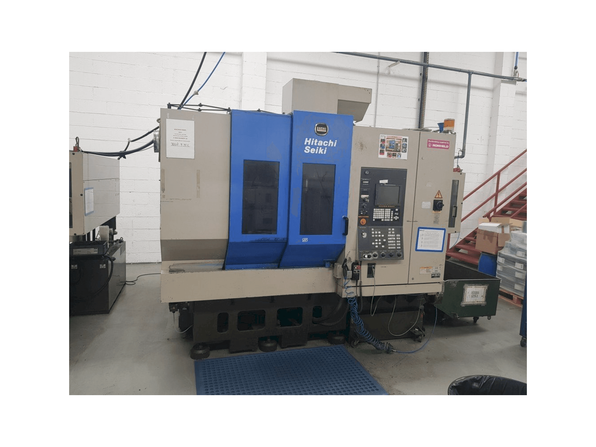 Vista frontale della macchina HITACHI SEIKI VS50