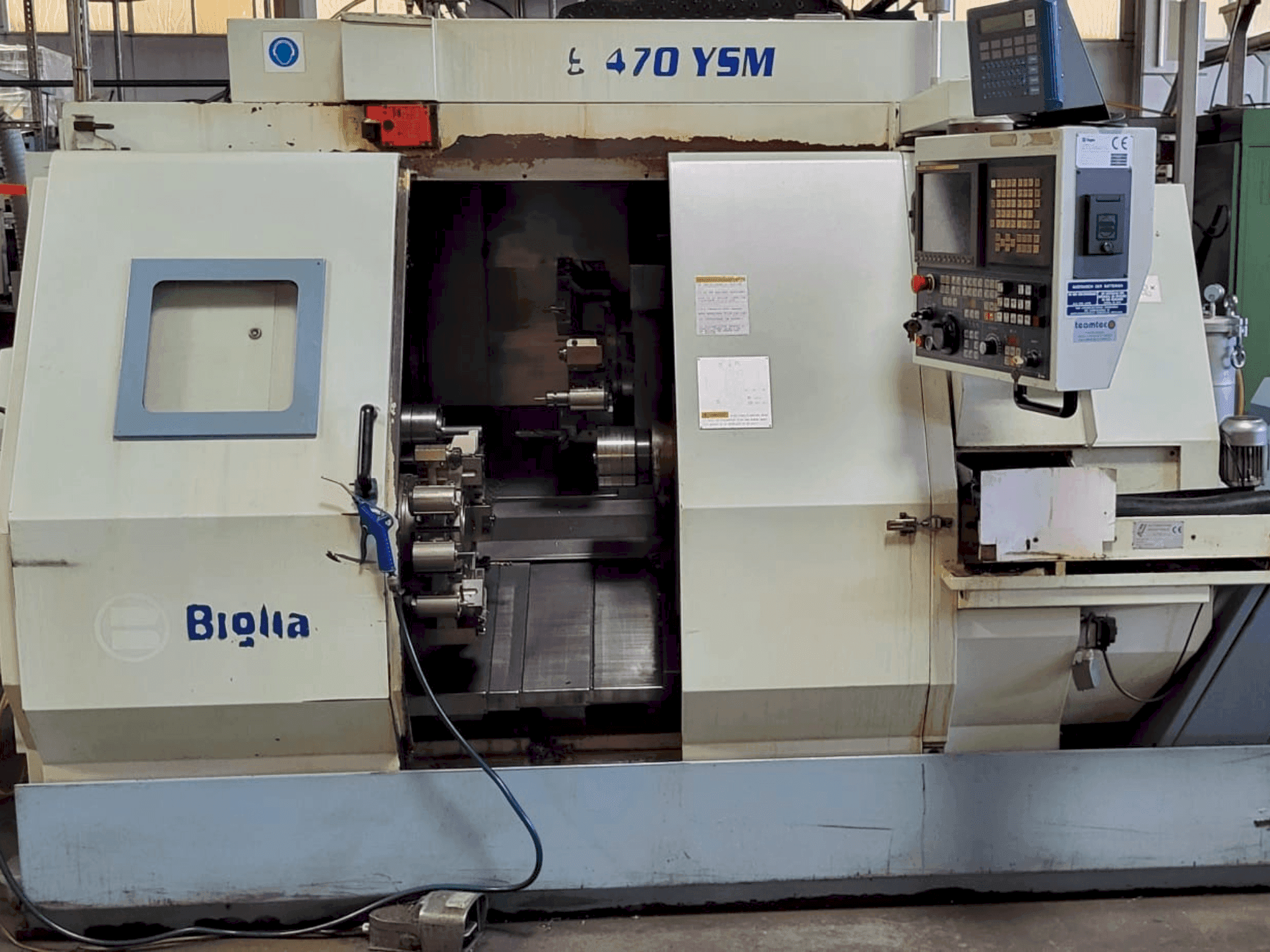 Vista frontale della macchina Biglia B470 YSM