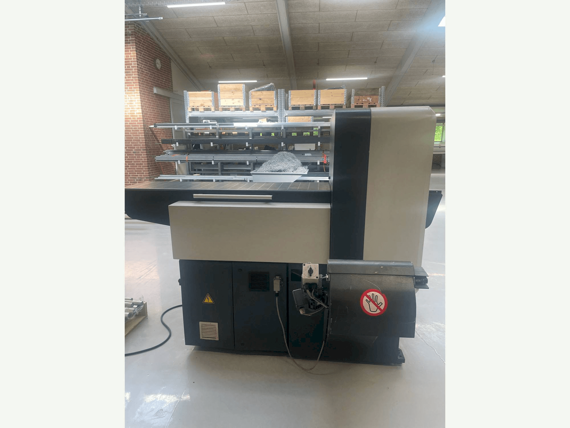 Vista frontale della macchina KASTO Verto A2