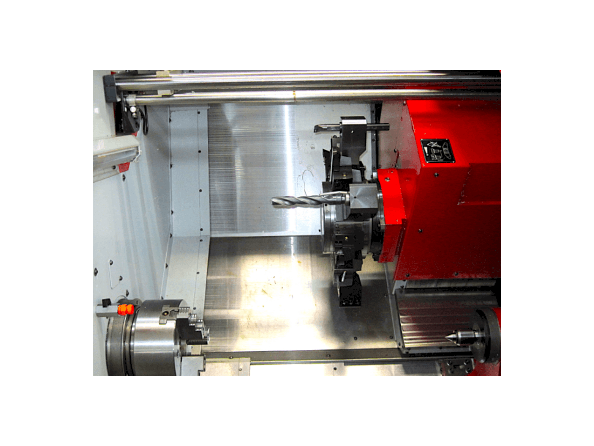 Vista frontale della macchina EMCO turn 365 tcmy