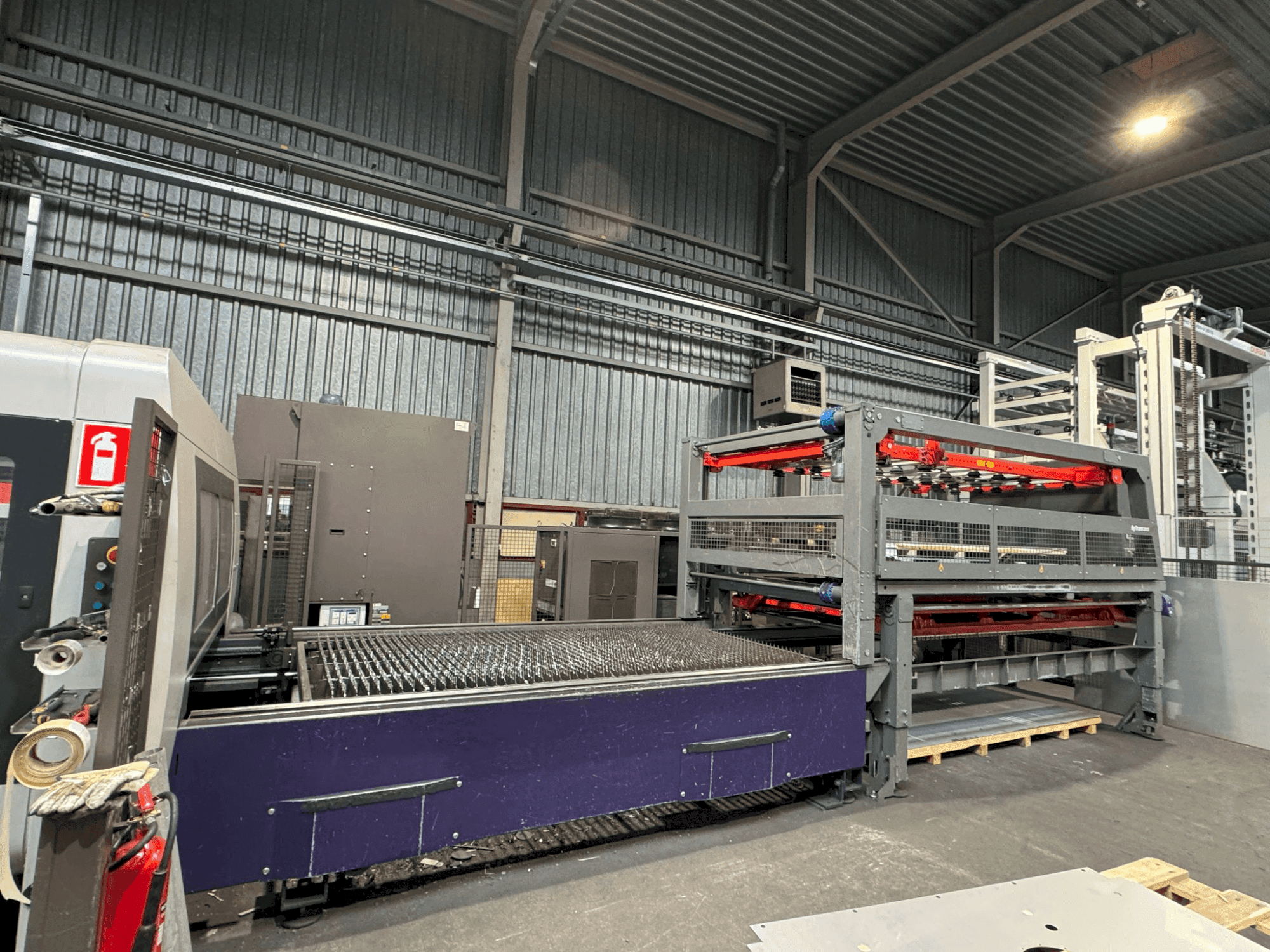 Vista frontale della macchina Bystronic ByTrans 3015 Standard