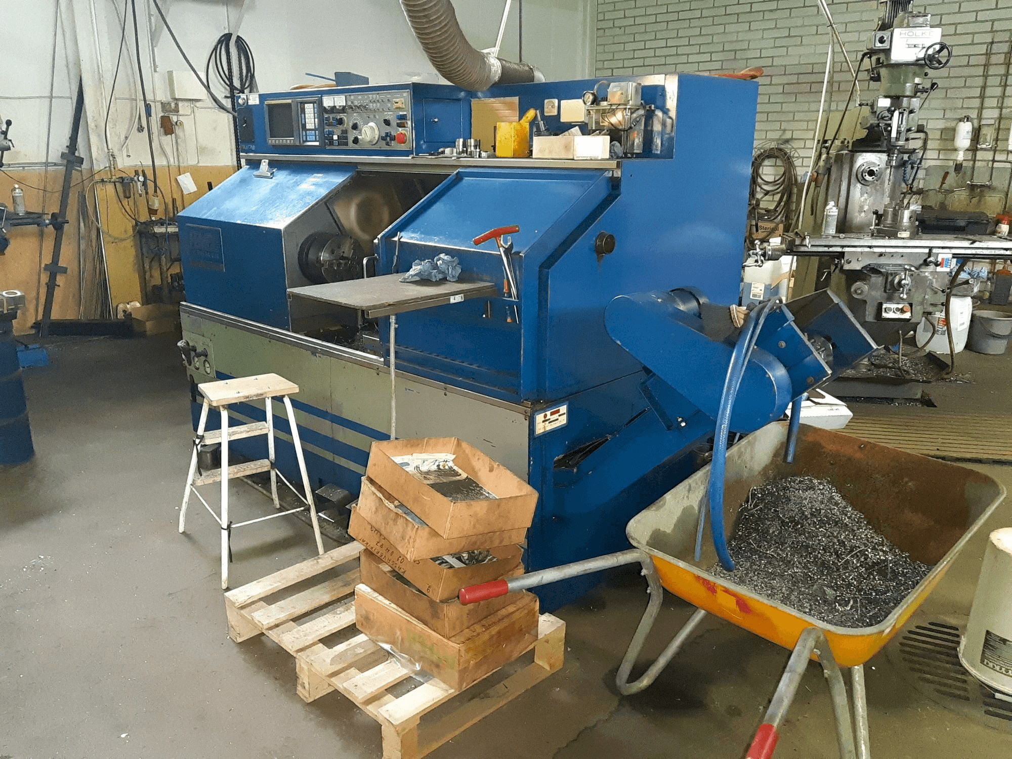 Vista frontale della macchina FEMCO Durga 25E