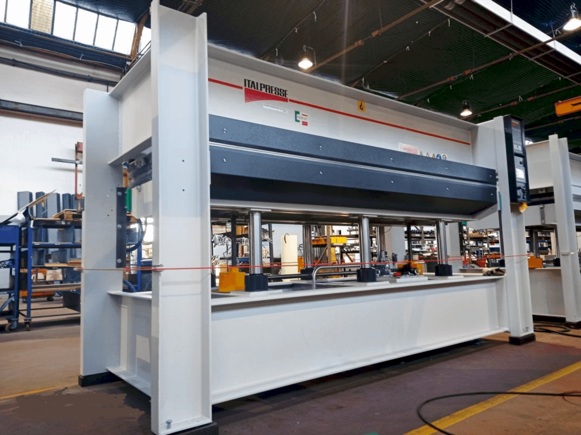 Vista frontale della macchina ITALPRESSE XL/6 30-13 PM BO