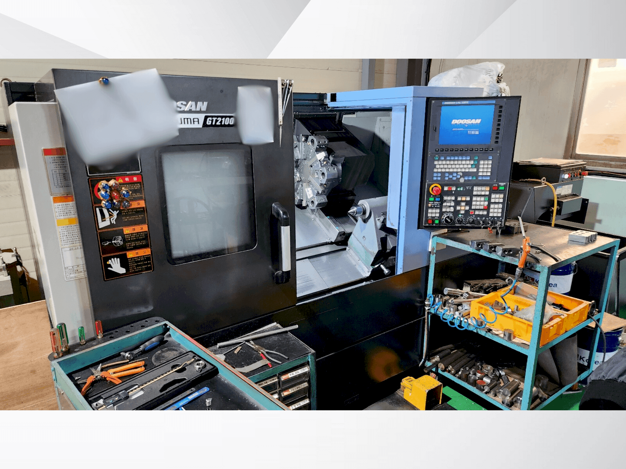 Vista frontale della macchina DOOSAN PUMA GT2100