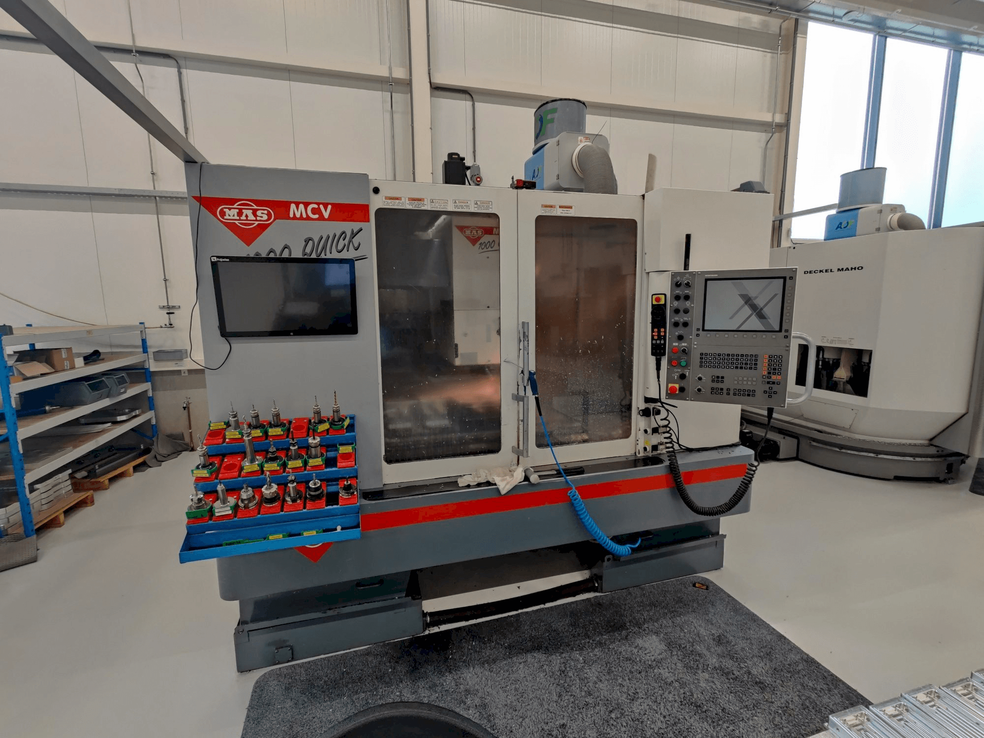 Vista frontale della macchina MAS MCV1000 Quick