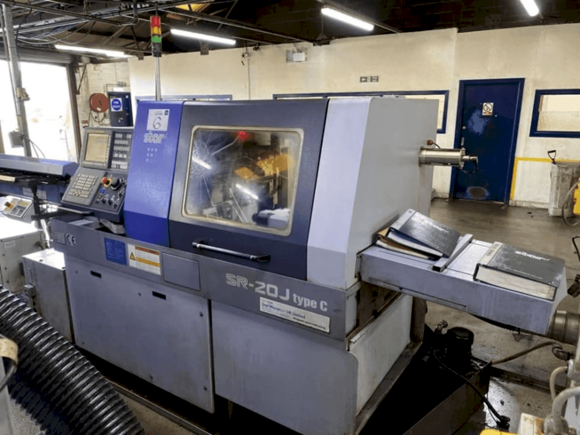 Vista frontale della macchina Star SR-20J type C