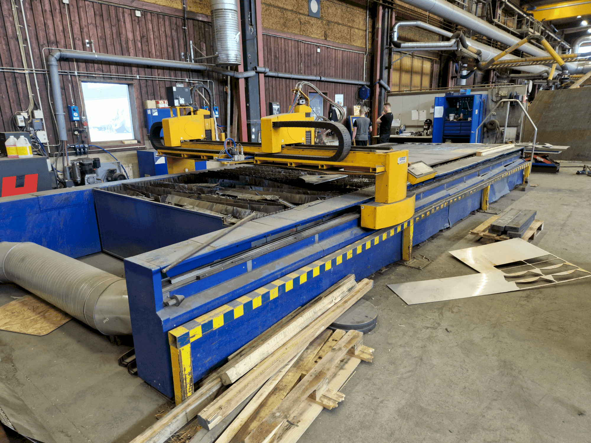 Vista frontale della macchina MicroStep PLS 7501.25PG