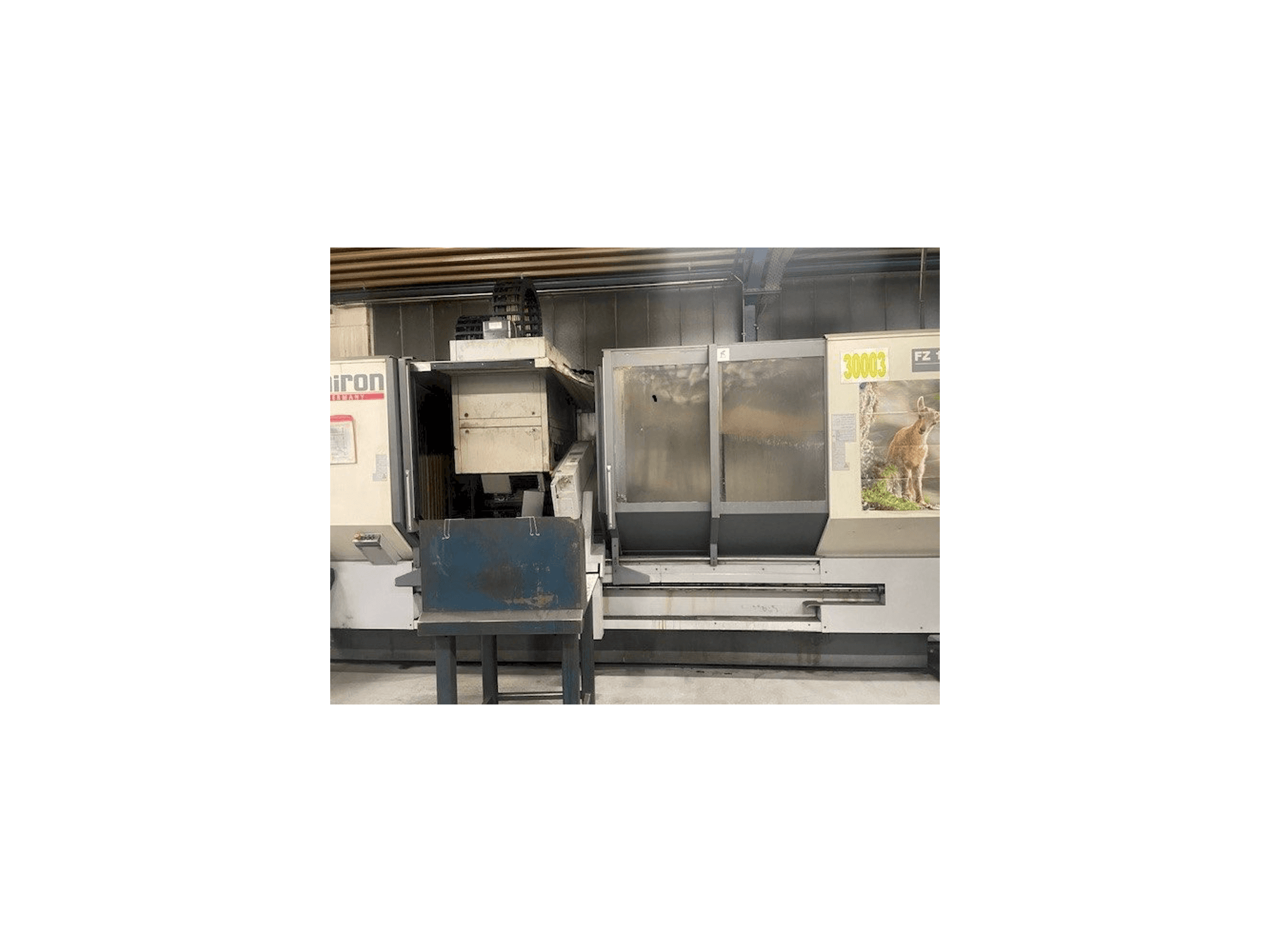 Vista frontale della macchina CHIRON FZ18KL