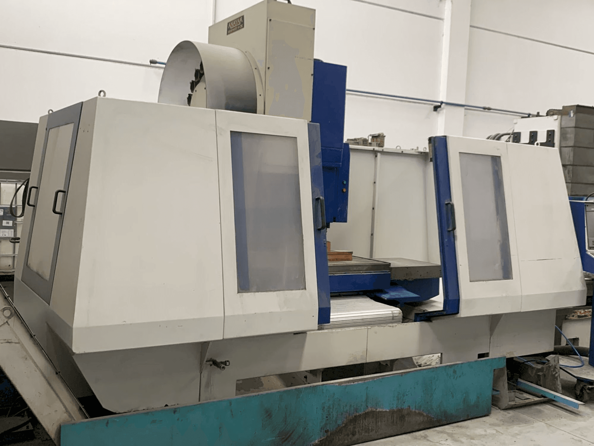 Vista frontale della macchina ANAYAK Anakmatik-9