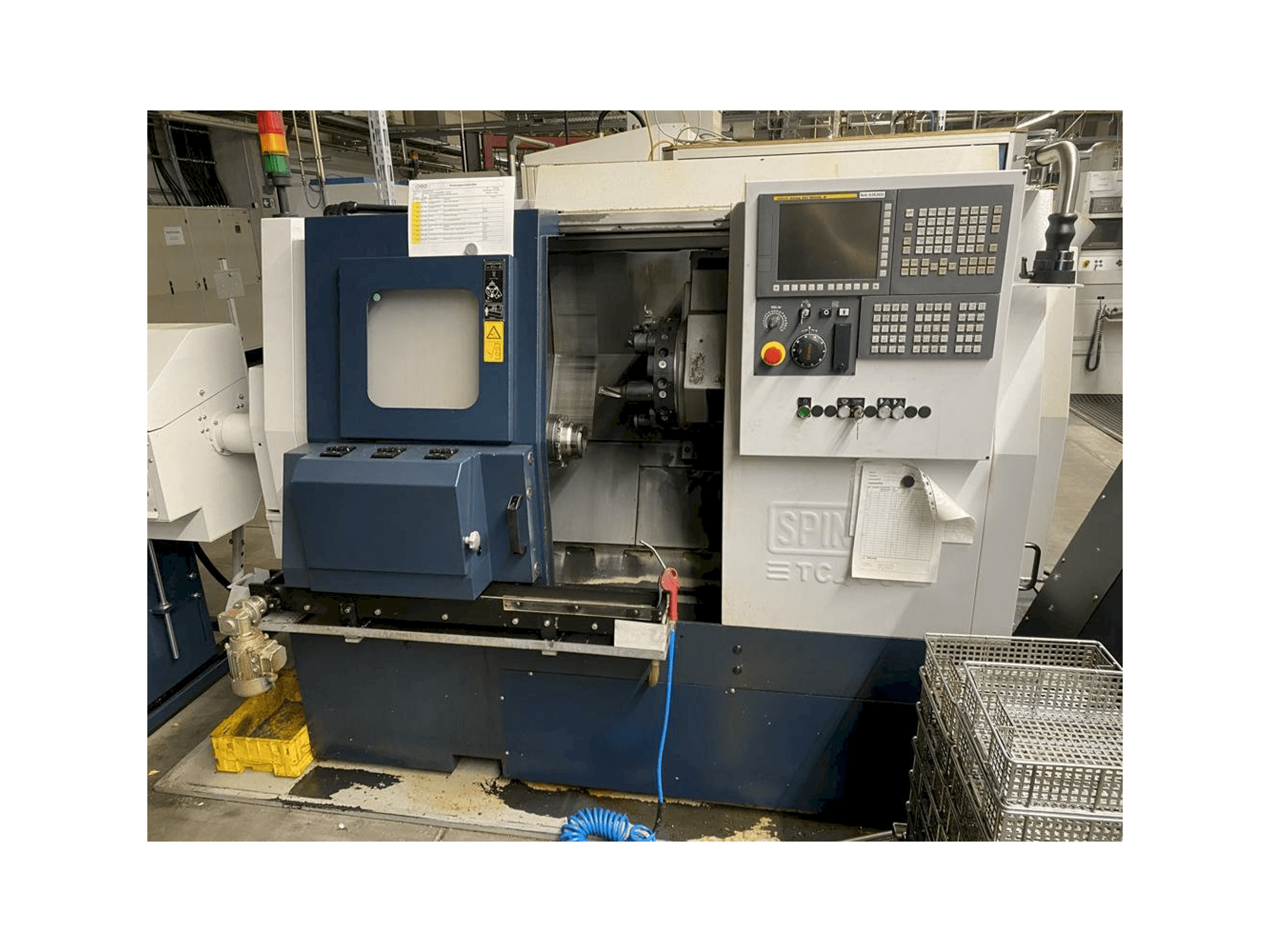 Vista frontale della macchina SPINNER TC400 52MC