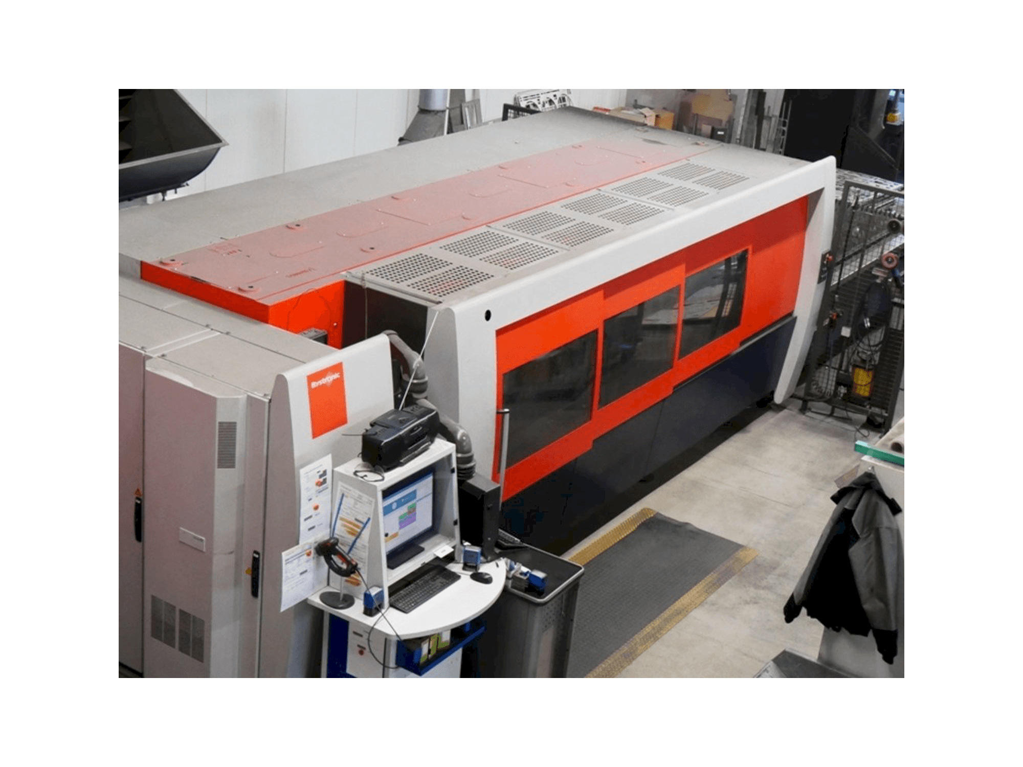 Vista laterale sinistra della macchina Bystronic BySpeed Pro