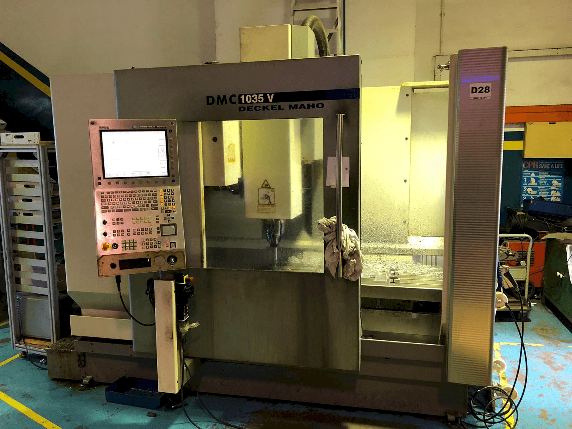Vista frontale della macchina DMG DMC 1035V