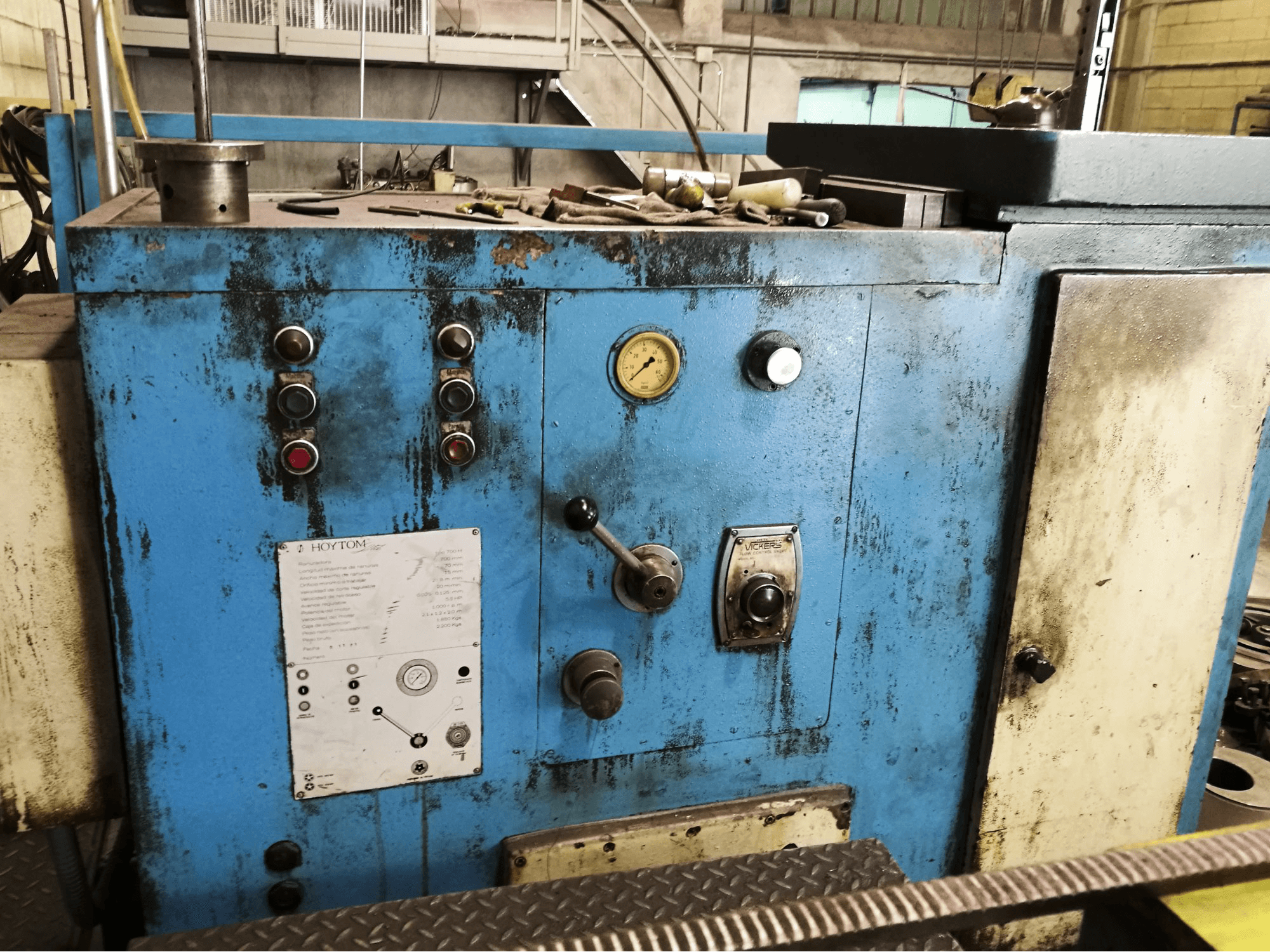 Vista frontale della macchina Hoytom 700 H