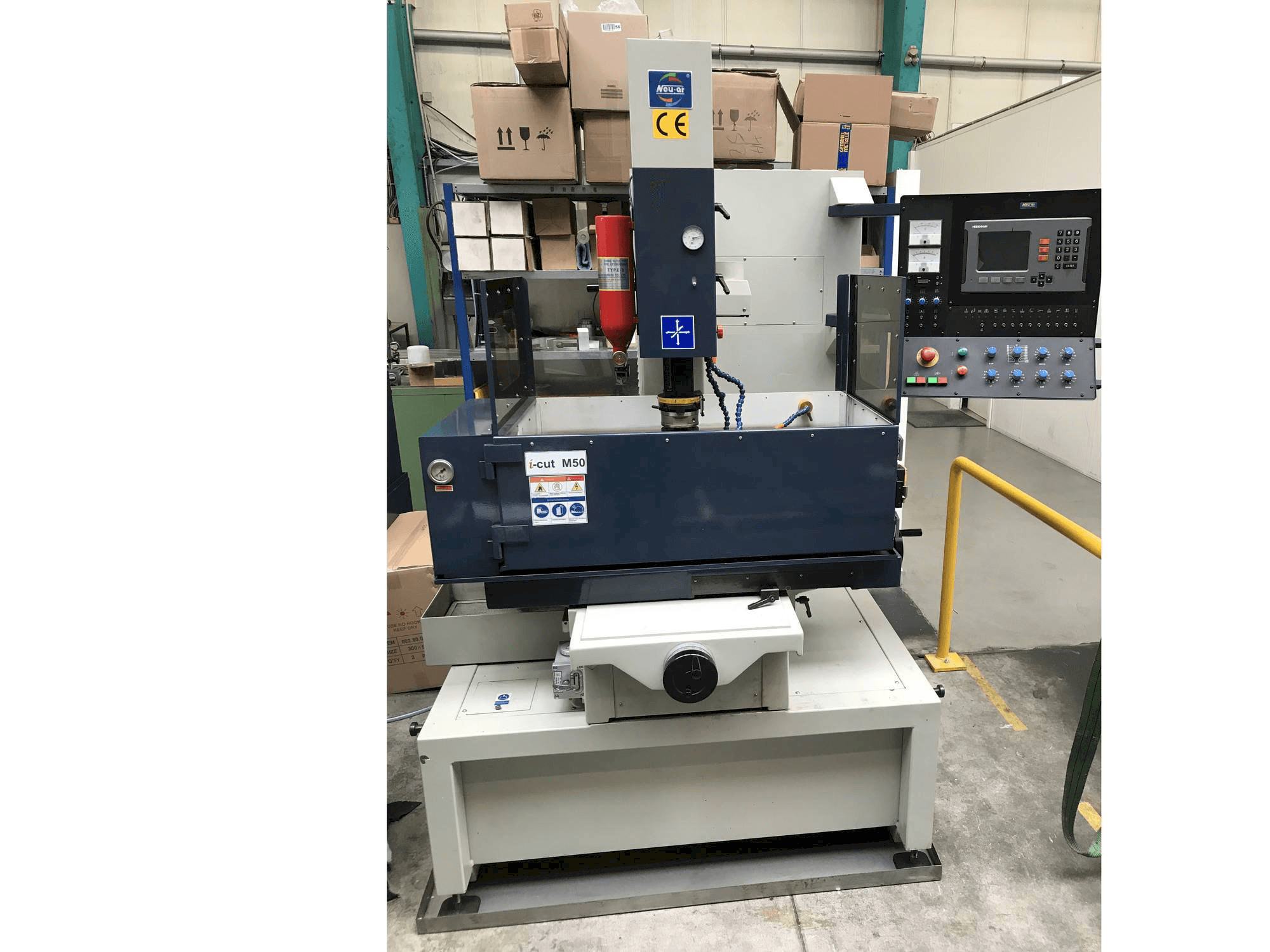 Vista frontale della macchina i-cut M50