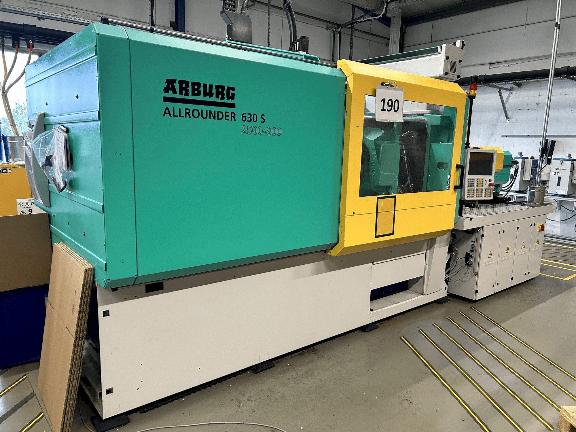 Vista frontale della macchina Arburg Allrounder 630S 2500-800 (2016)