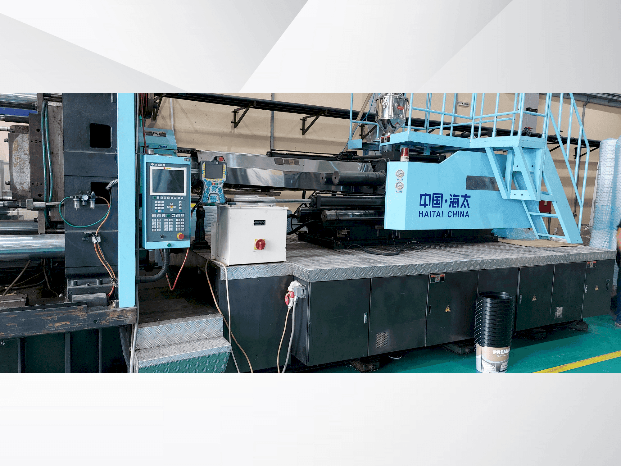 Vista frontale della macchina HAITAI HTW 10000