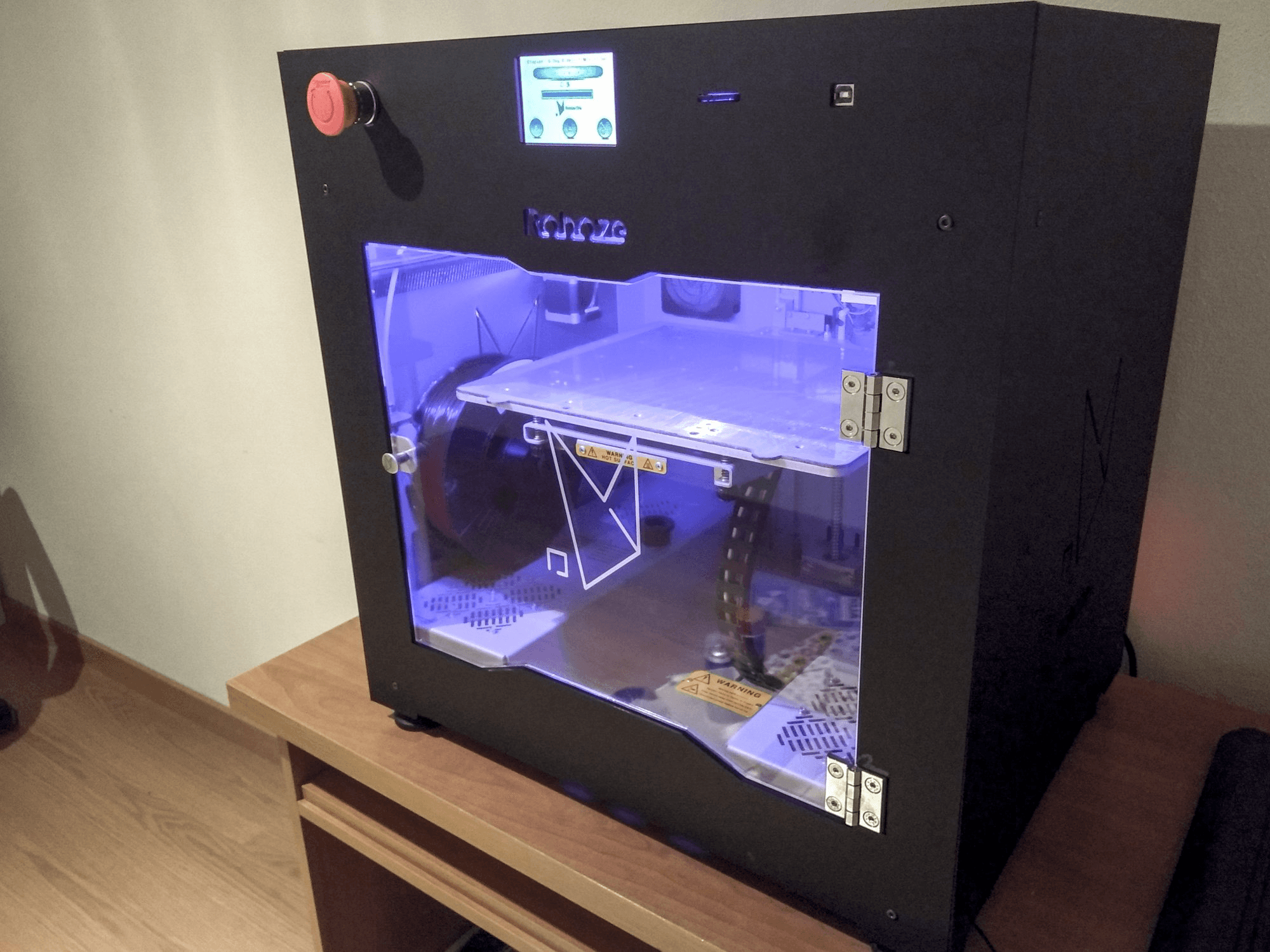 Vista lato destro della macchina Roboze One