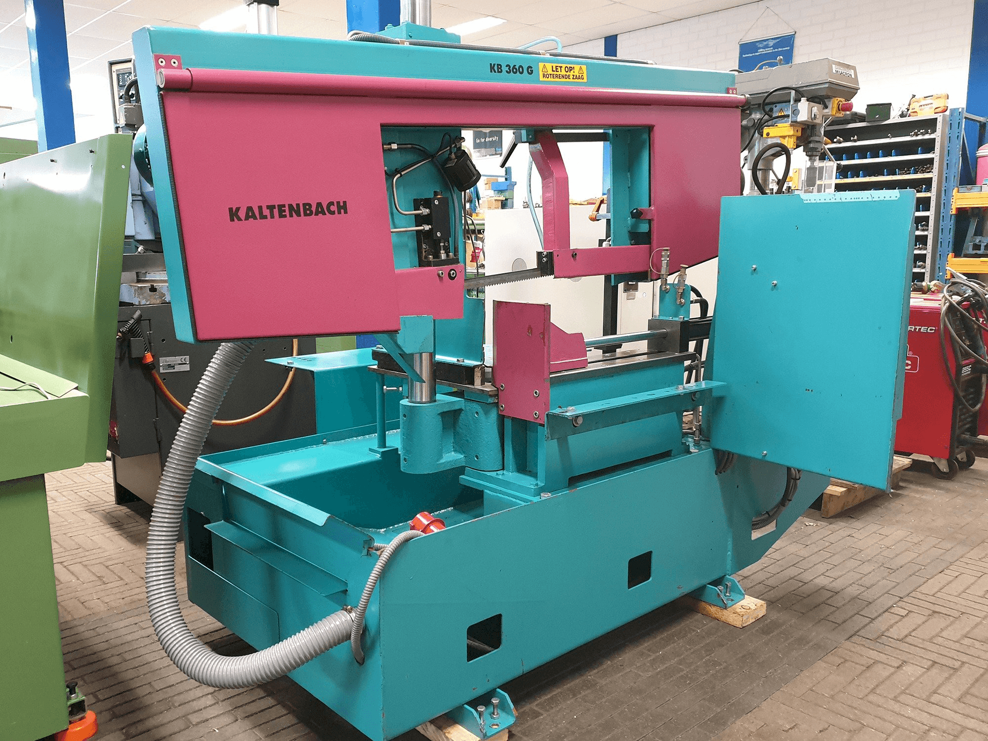 Vista lato sinistro della macchina KALTENBACH KB 360 G