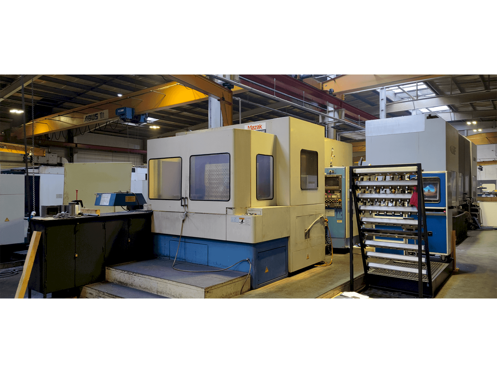 Vista frontale della macchina Mazak H-630 N